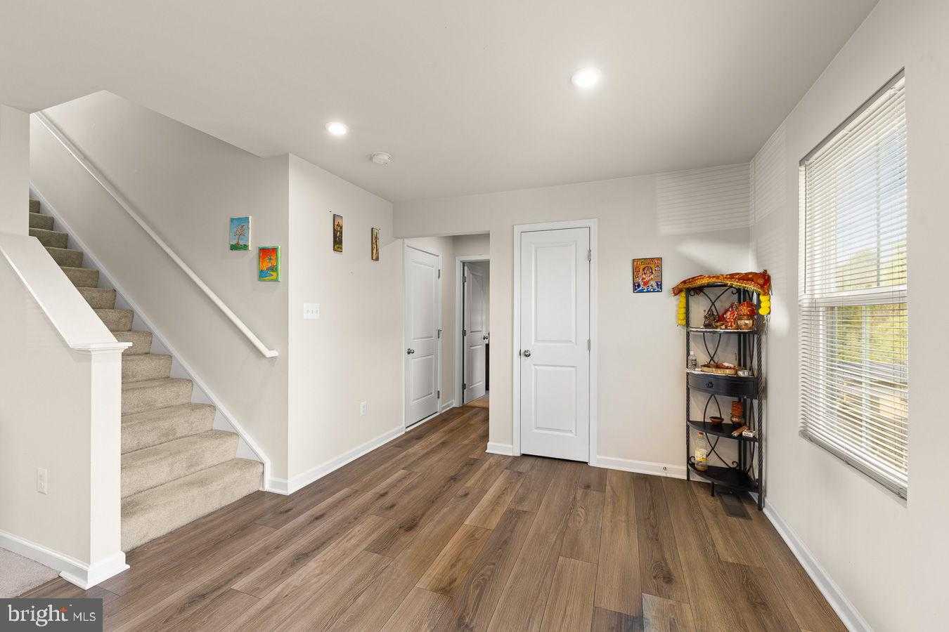 145 Dursley Cir photo 9