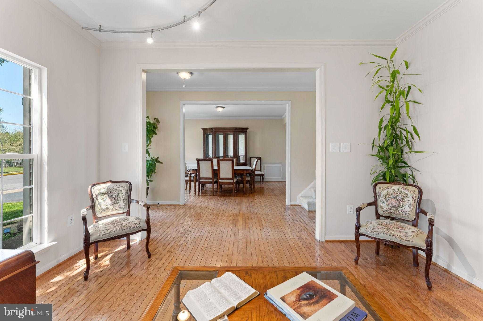 800 Valley Springs Dr photo 12