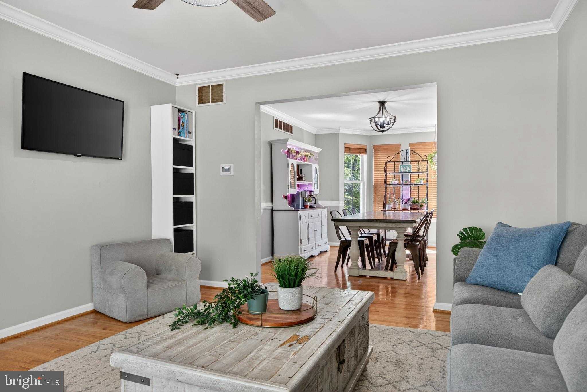 24 Basswood CT photo 9