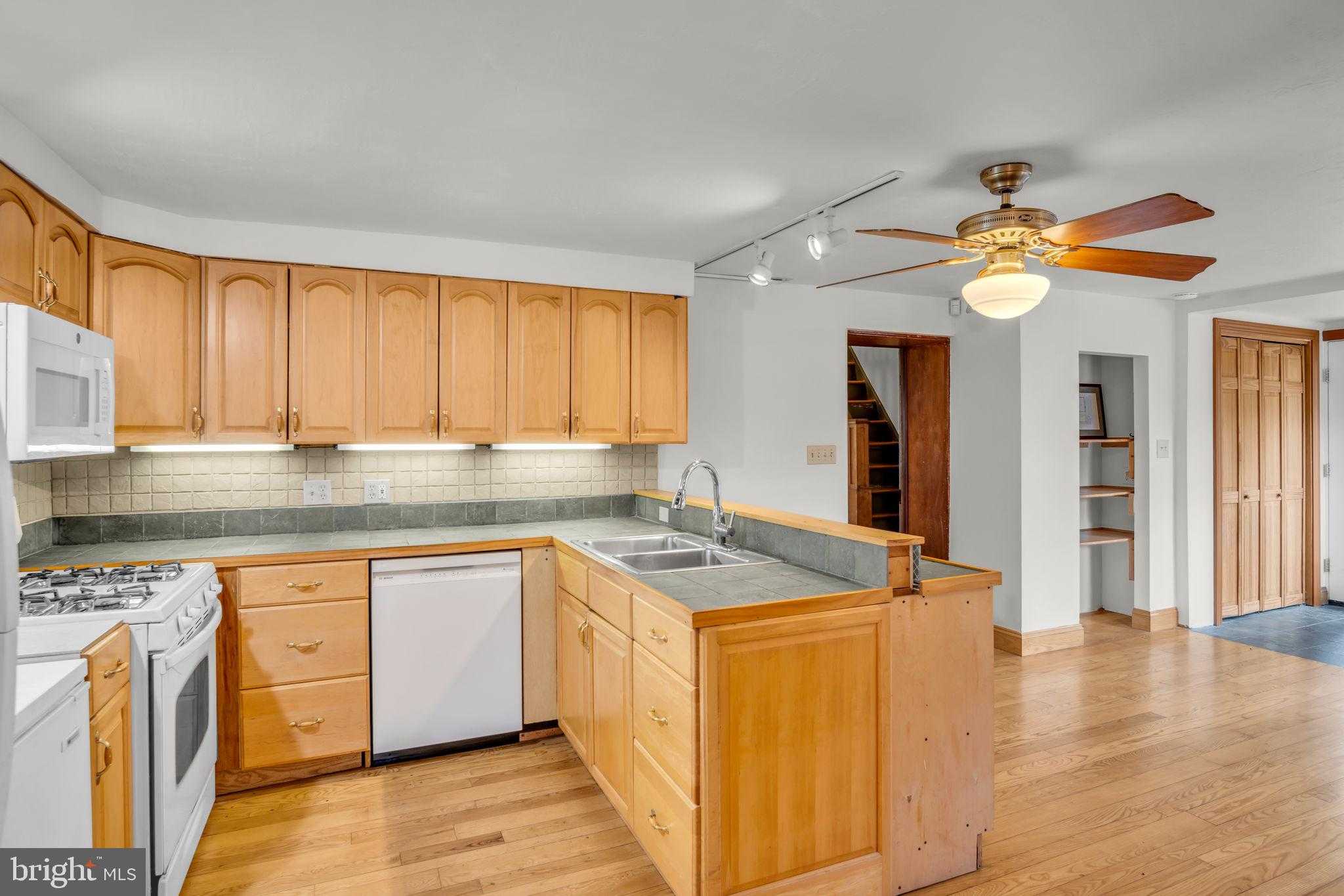 525 Andersontown Road Ext photo 12