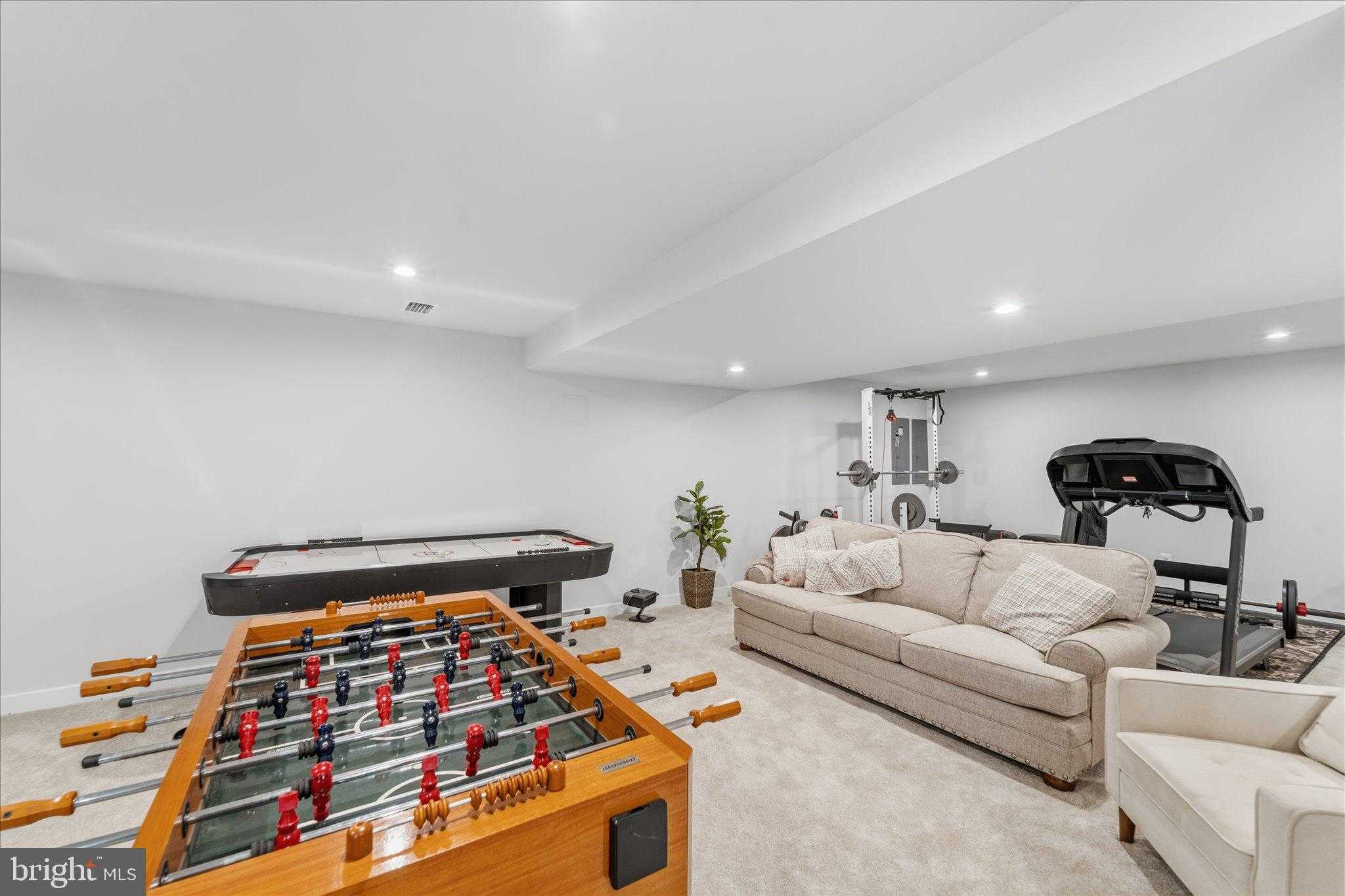 2008 Woodstock St photo 45