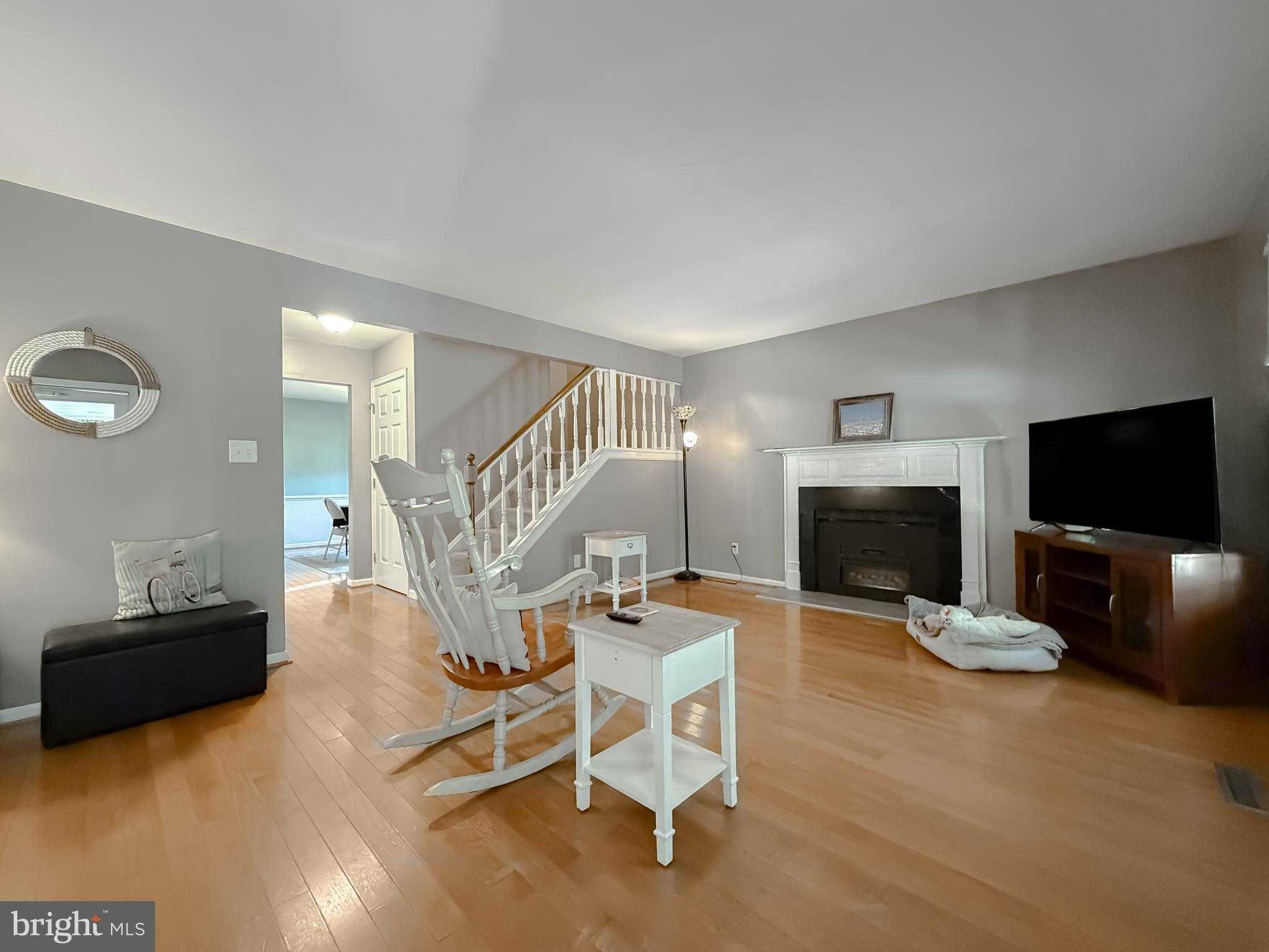 576 Twin Cove Ln photo 7