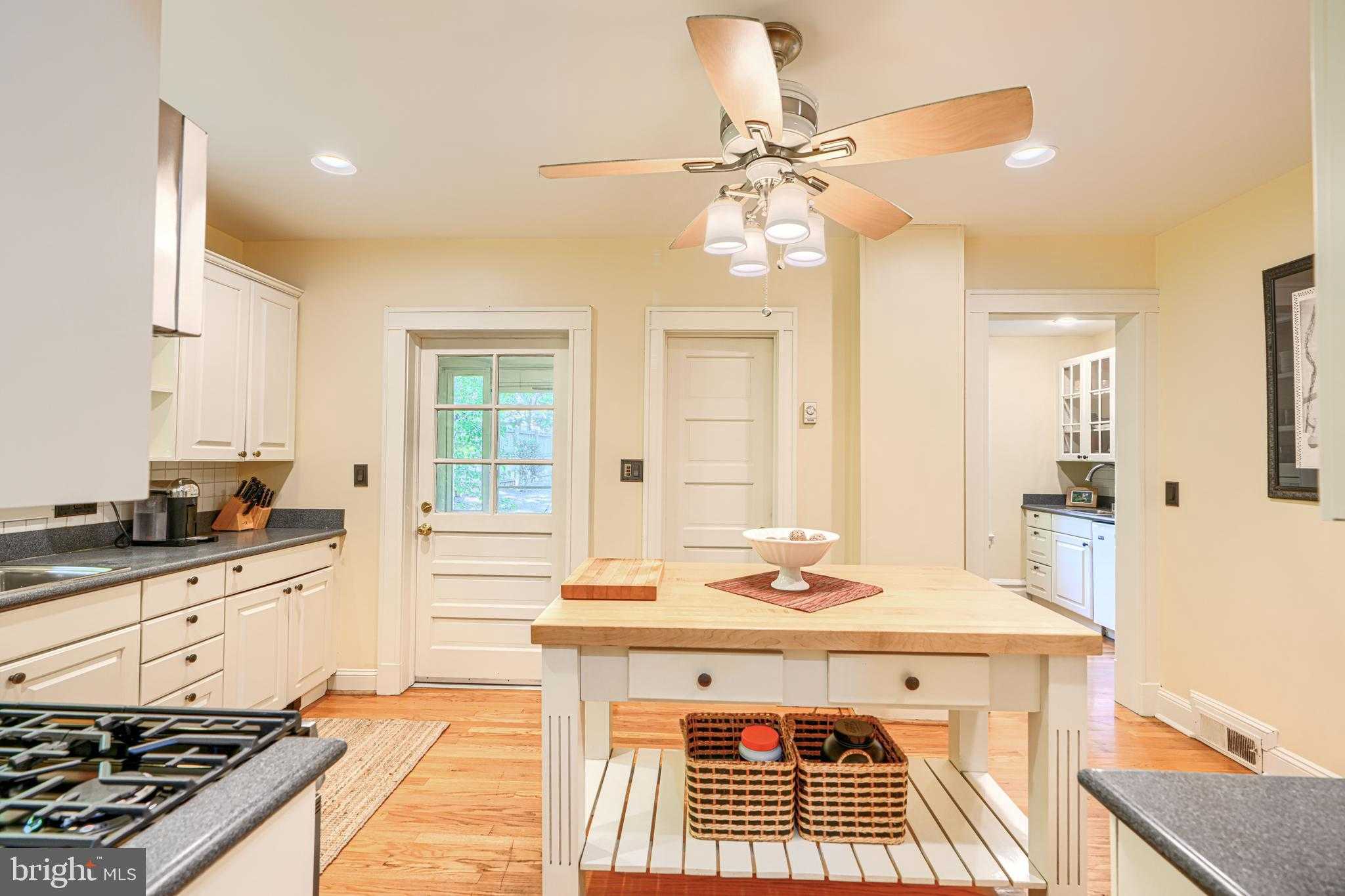 207 Hawthorne Rd photo 32