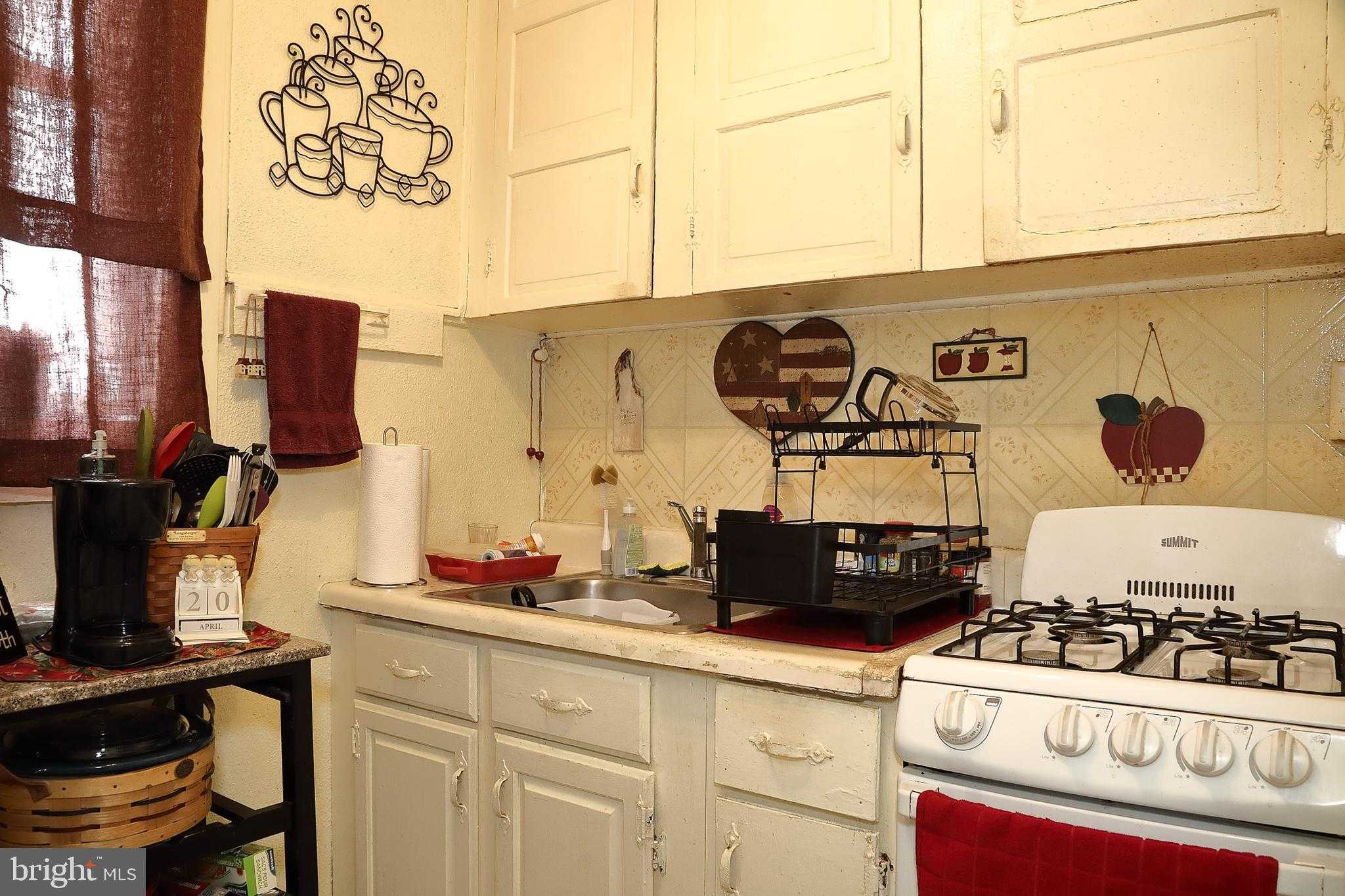 213 N Mulberry St photo 3