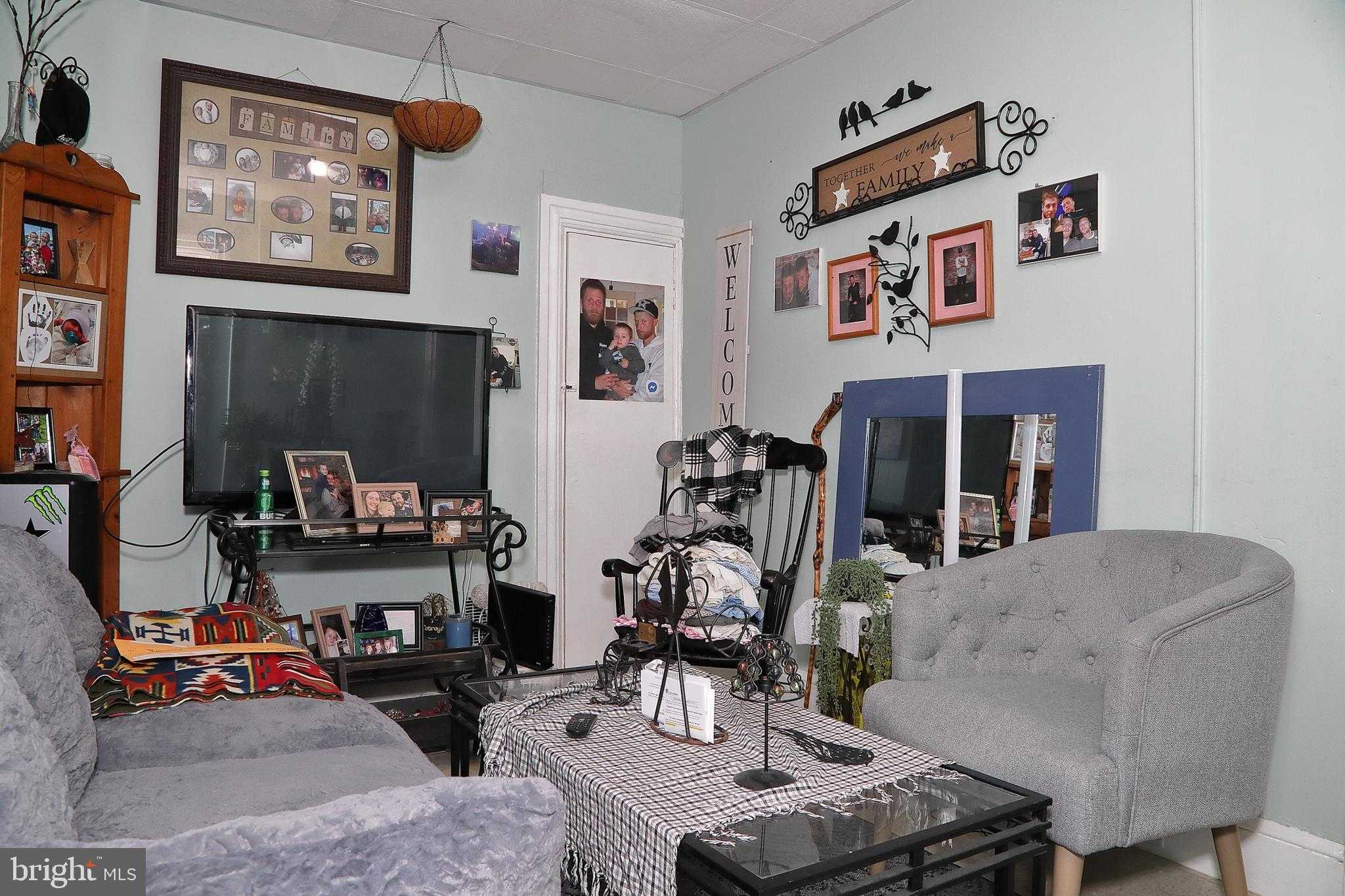 213 N Mulberry St photo 5