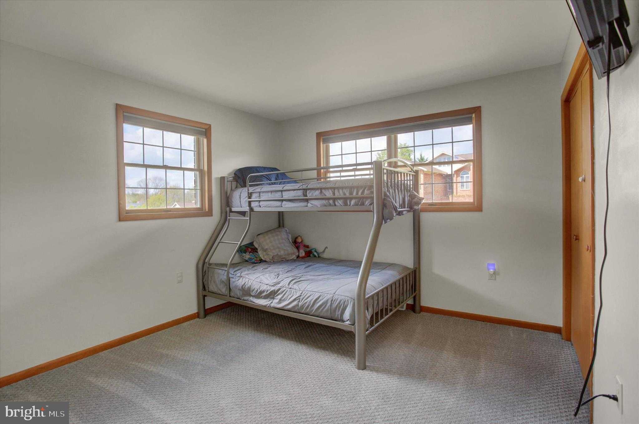 250 Jade Dr photo 21