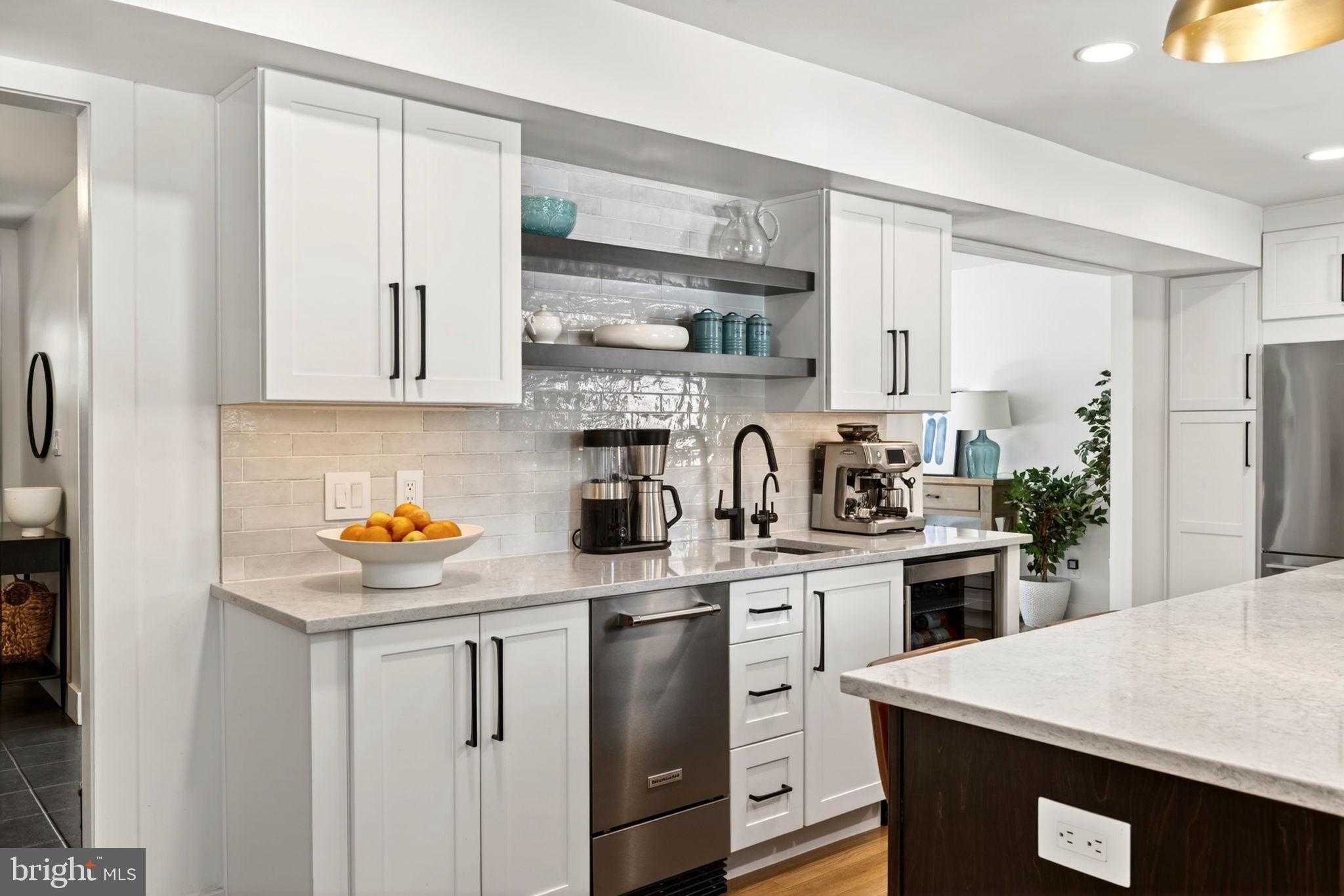 300 White Plains CT photo 15