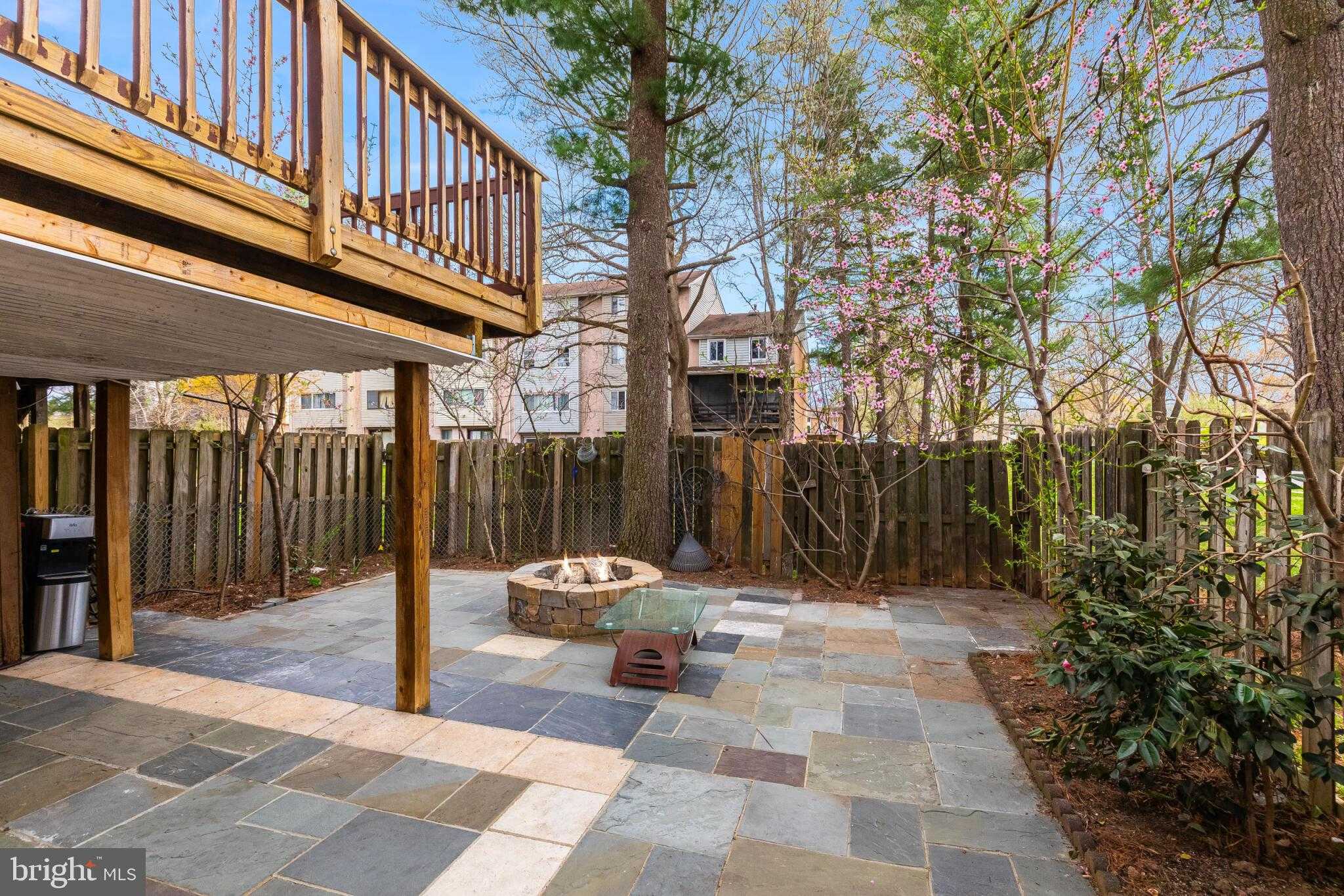 9402 Merryrest Rd photo 21