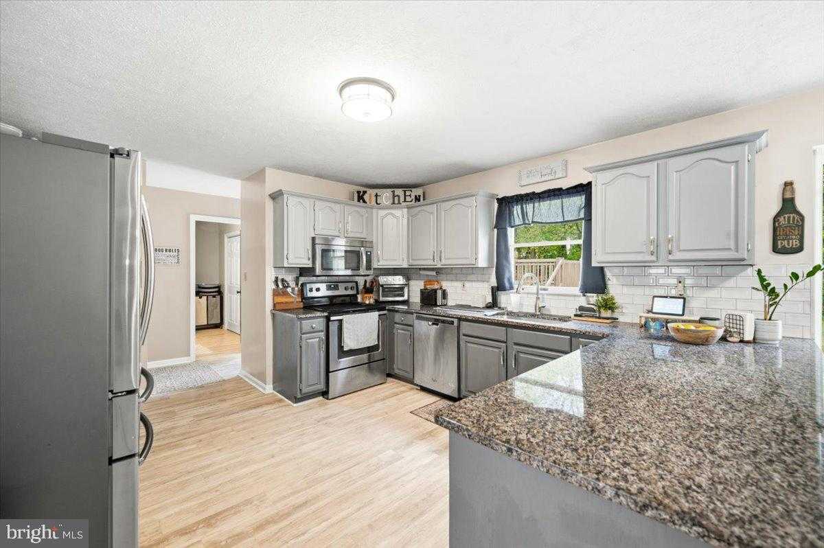 426 Appian Way photo 19