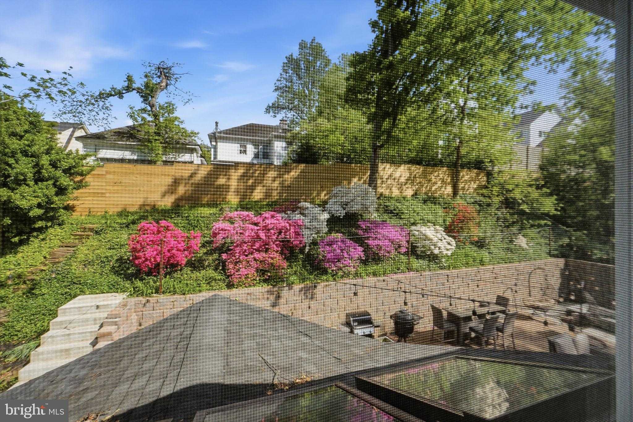 2351 N Vermont St photo 41