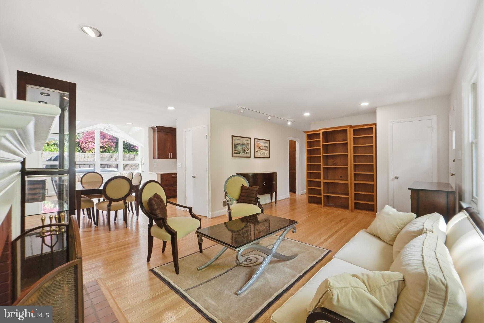 2351 N Vermont St photo 6