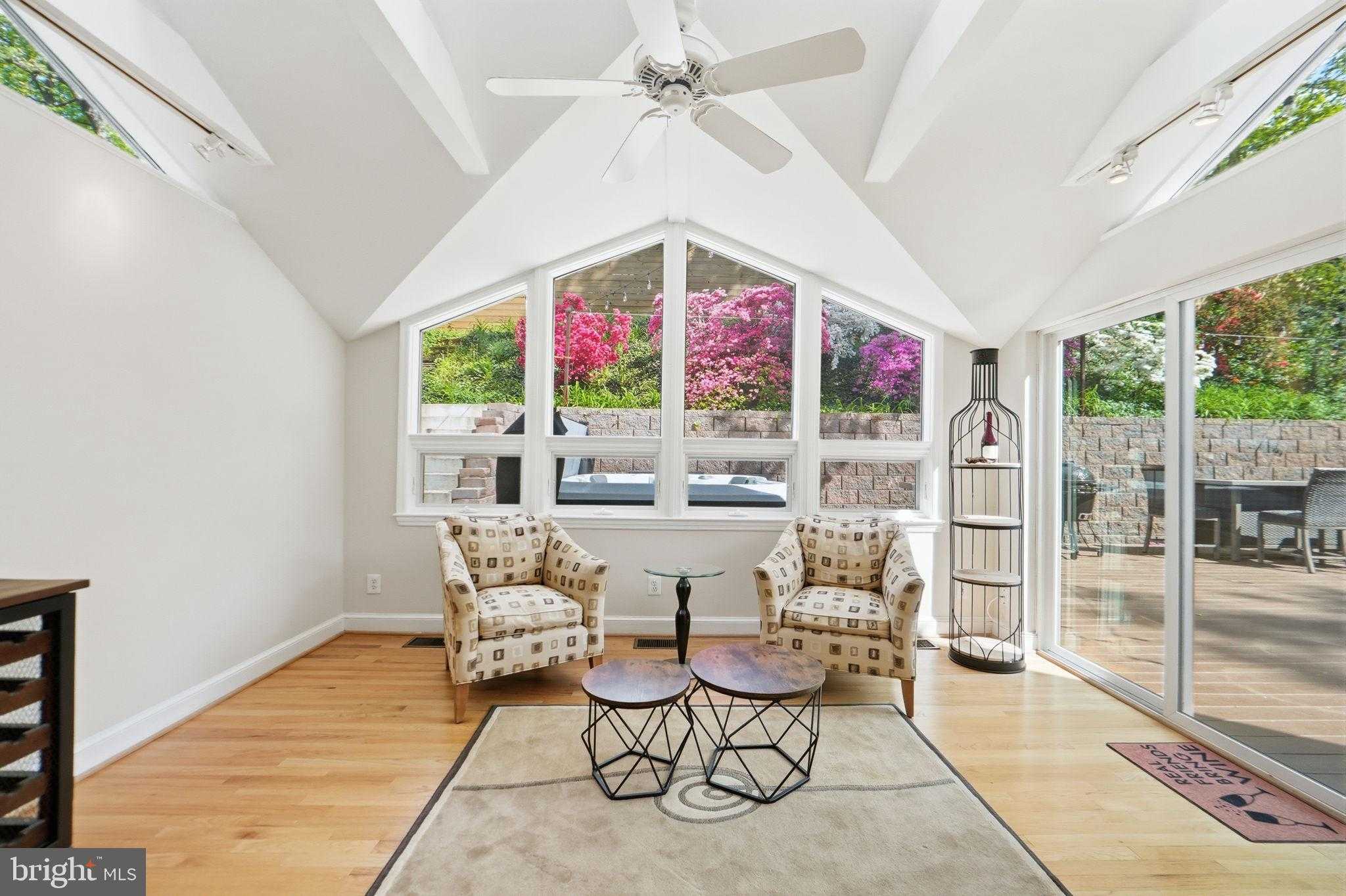 2351 N Vermont St photo 8