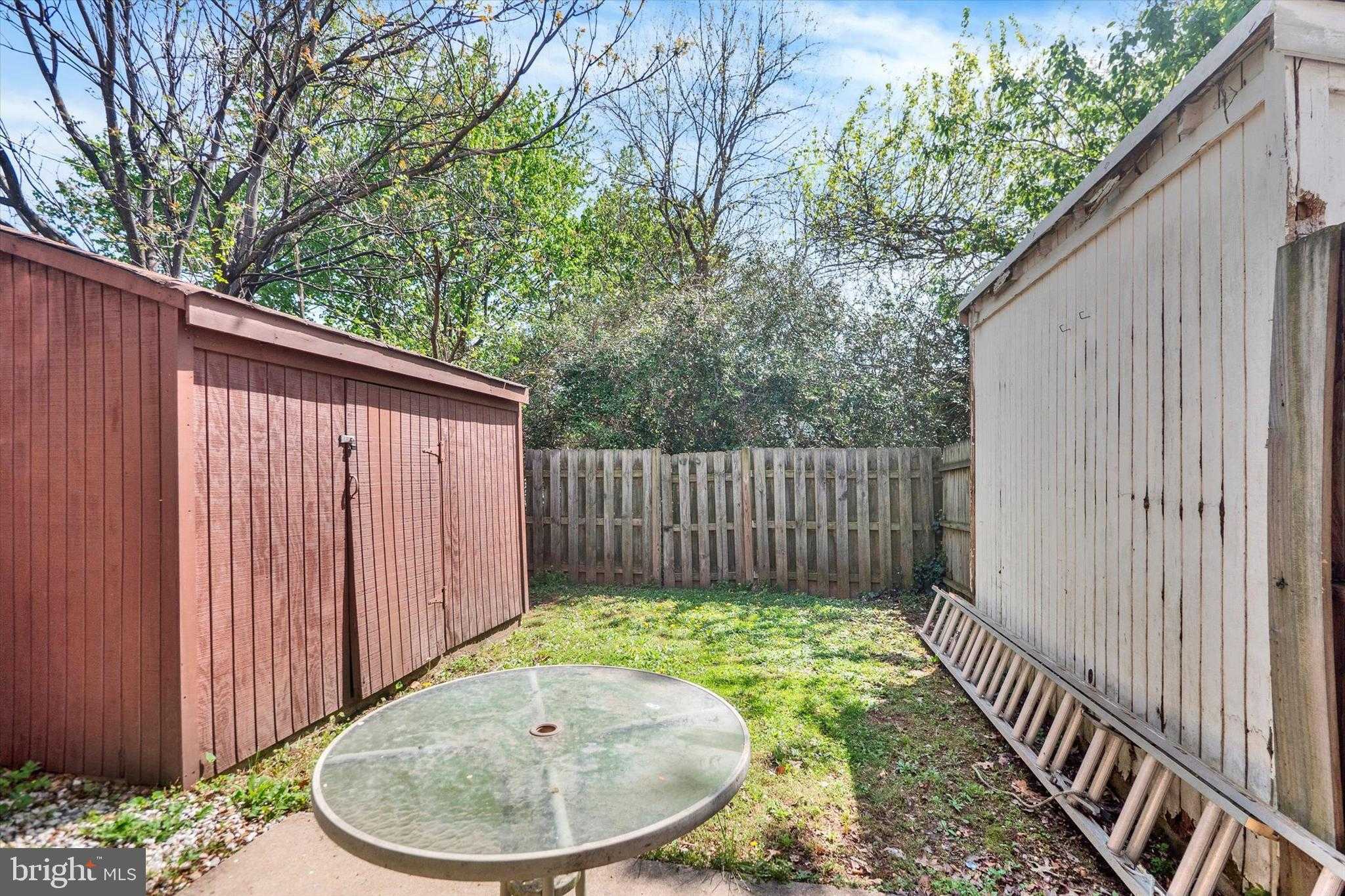 1112 Providence CT photo 16