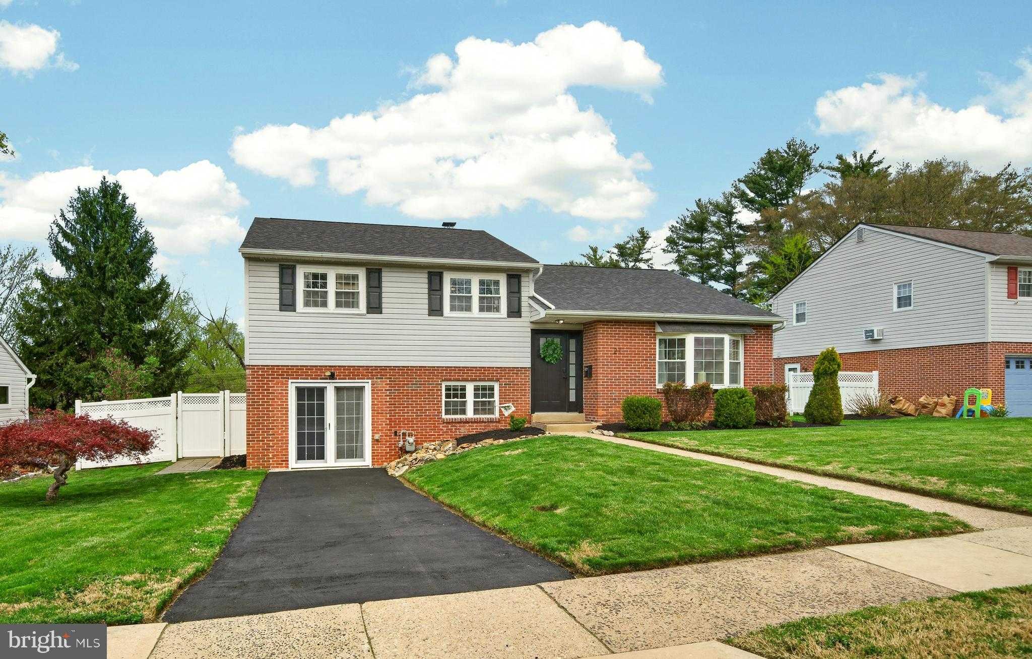 21 Red Oak Rd photo 3