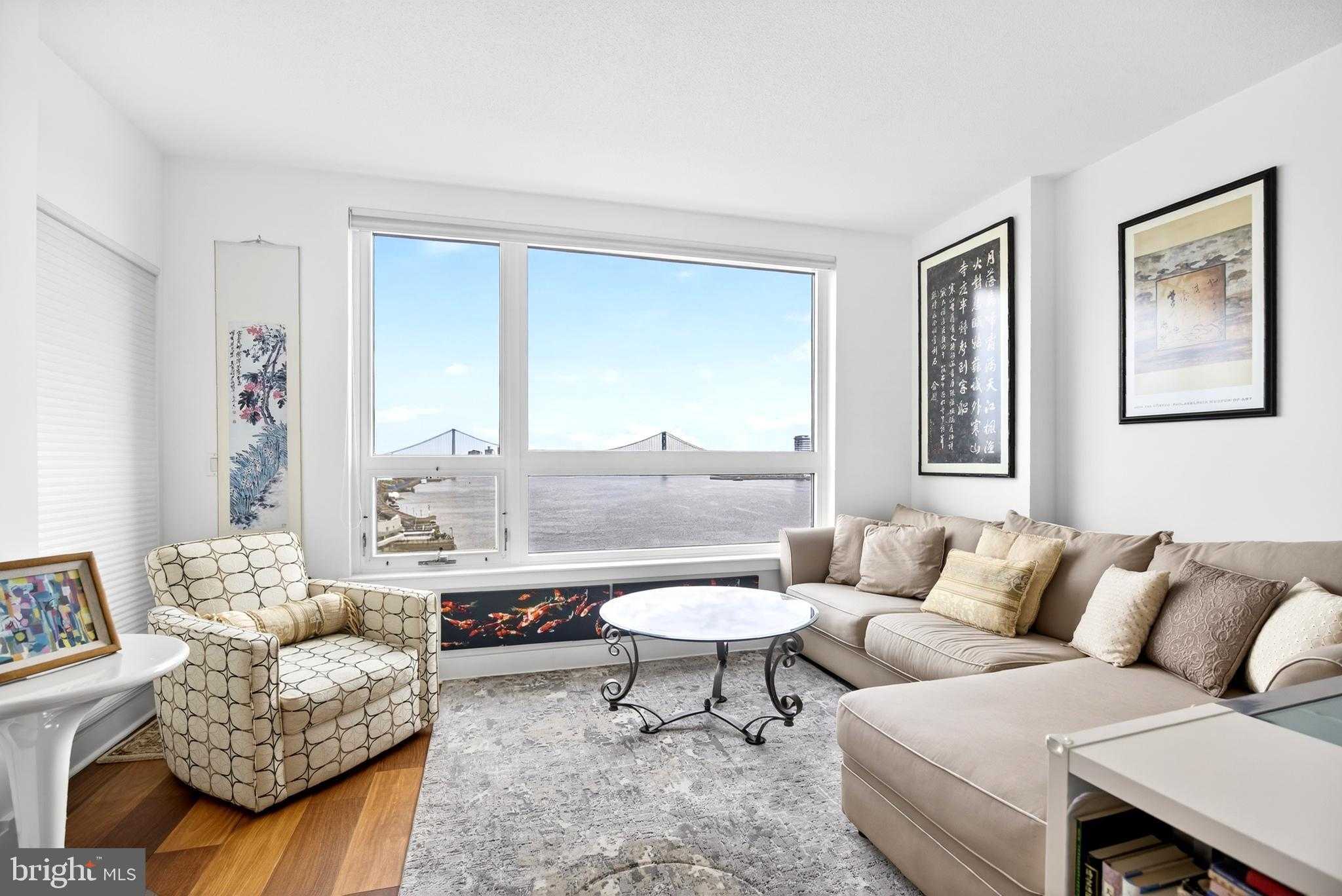 717 S Columbus Blvd Unit 916 photo 5