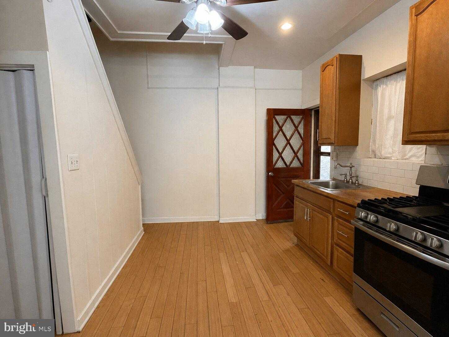 768 S 6th St photo 5