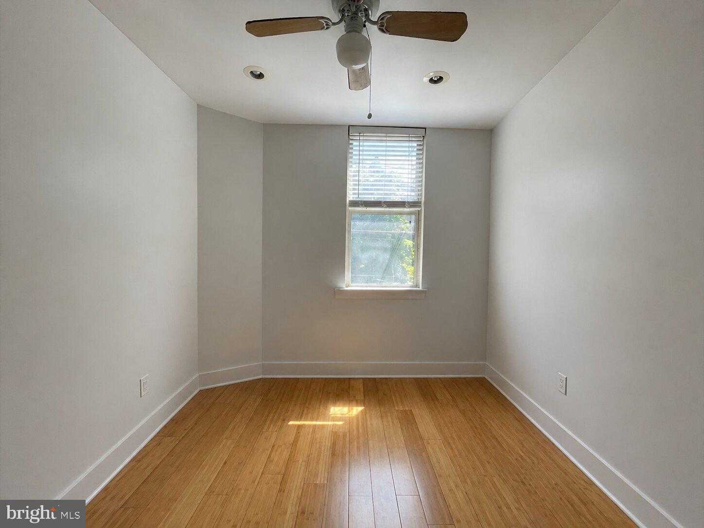 768 S 6th St photo 7