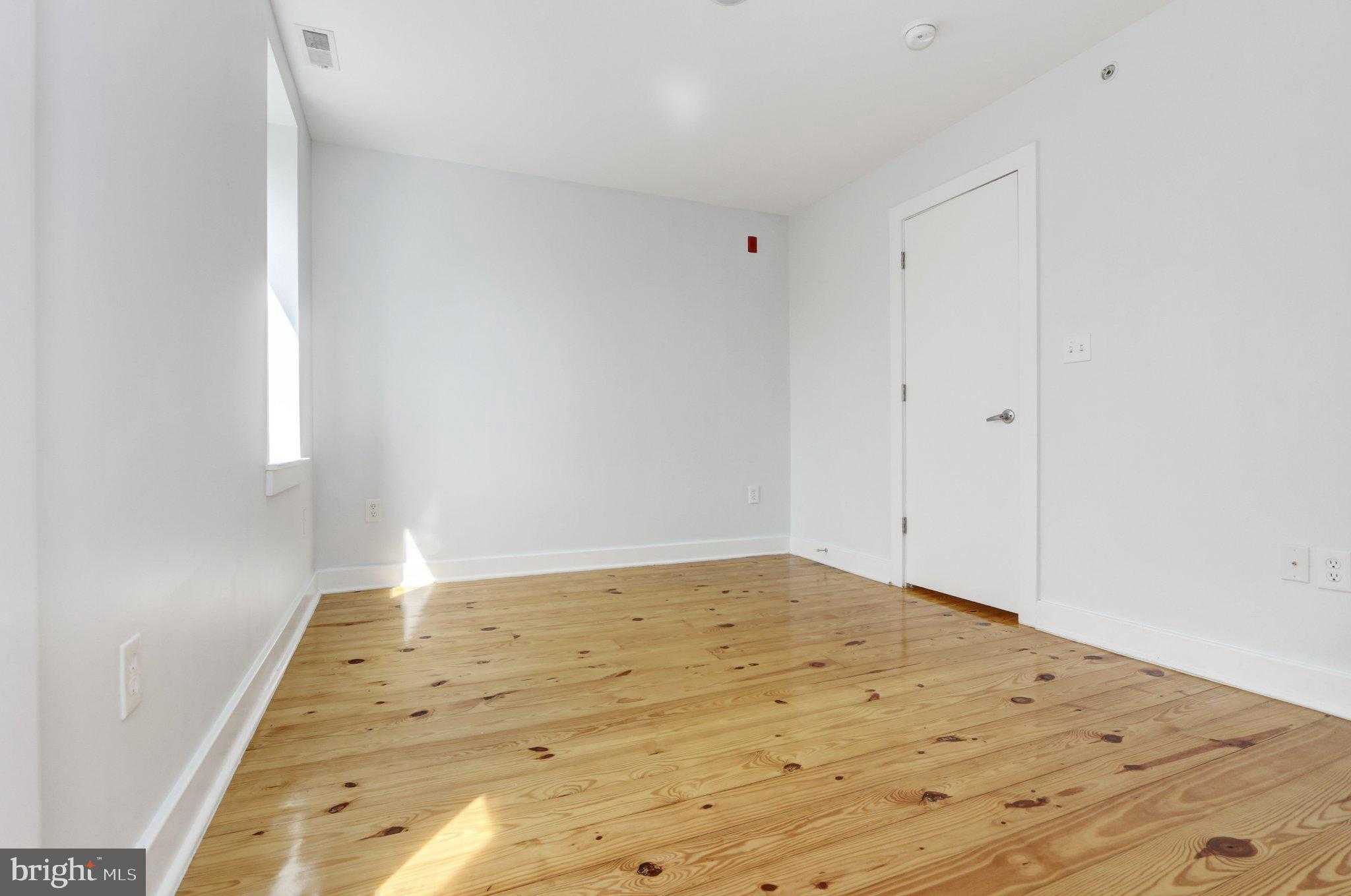 2127 Christian St Apt 3 photo 29