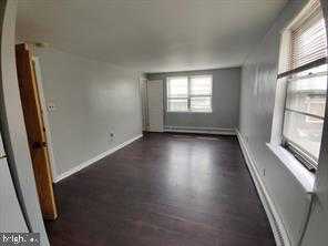 4805 E Howell St photo 2