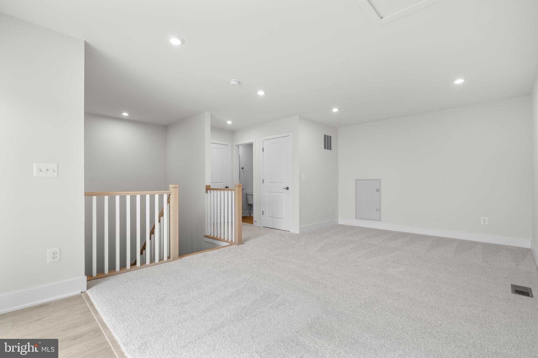 42143 Picasso Sq photo 28