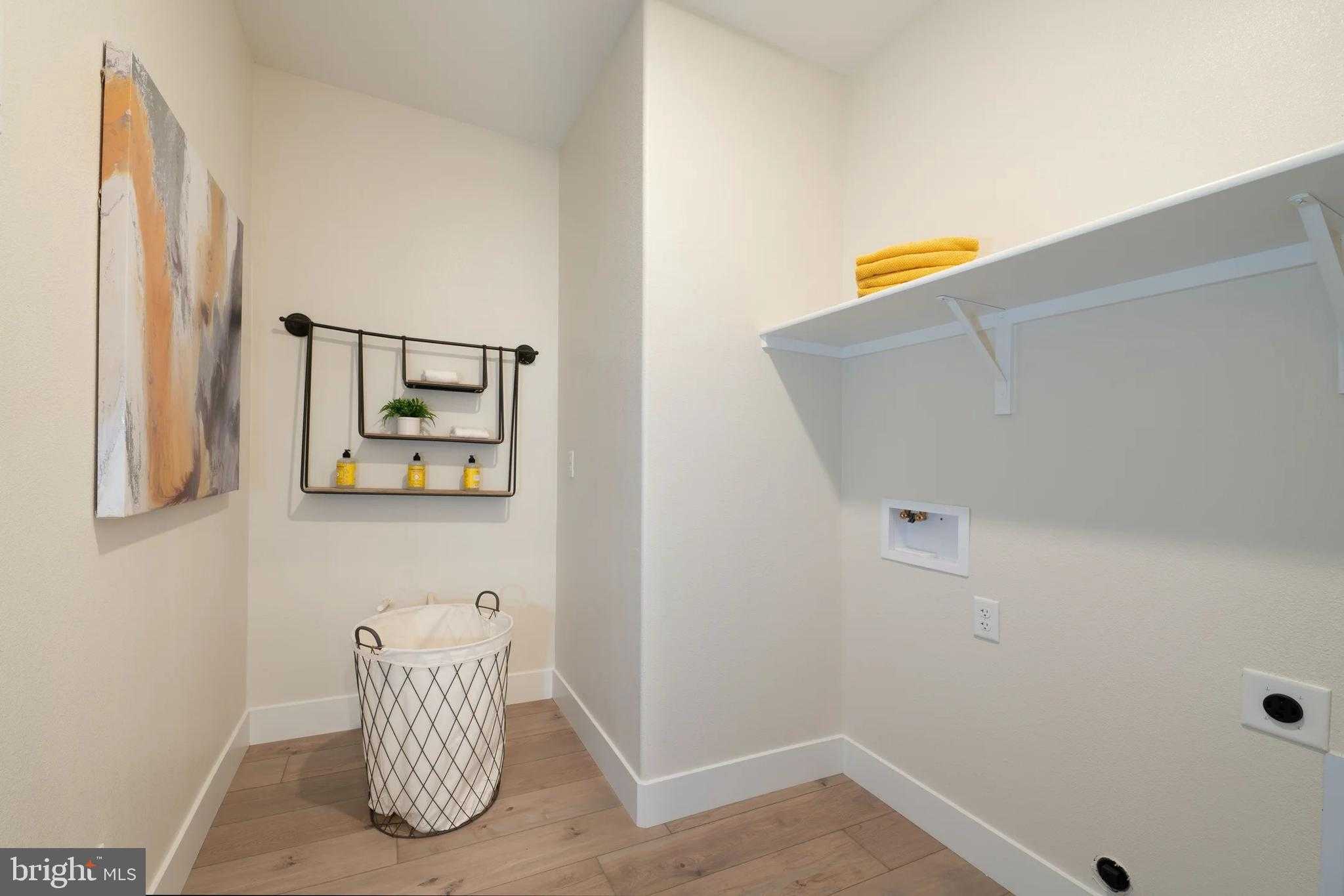 193 Valor Ln photo 15