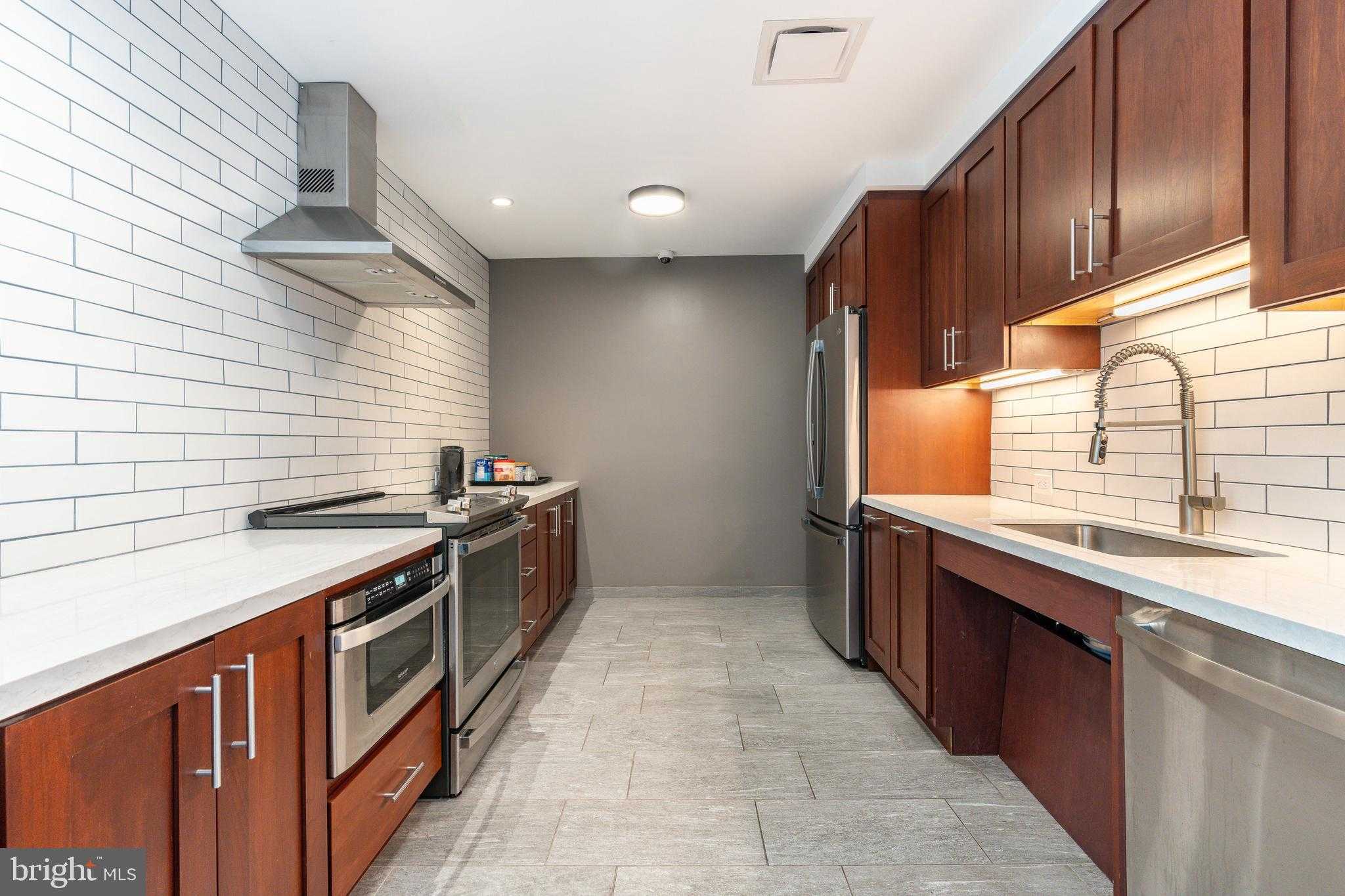 1640 Oakwood Dr photo 24