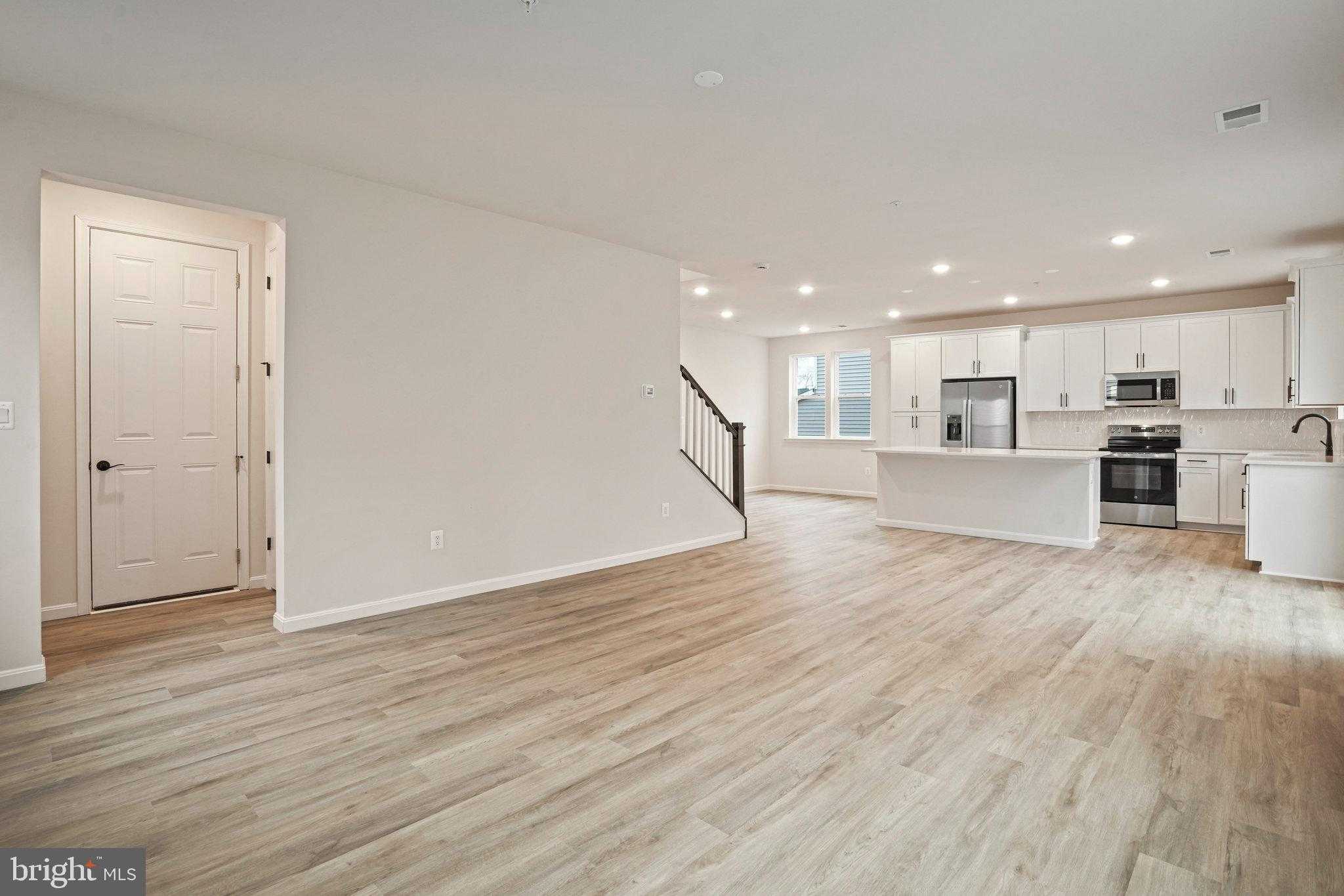 120 Catalpa Dr photo 21