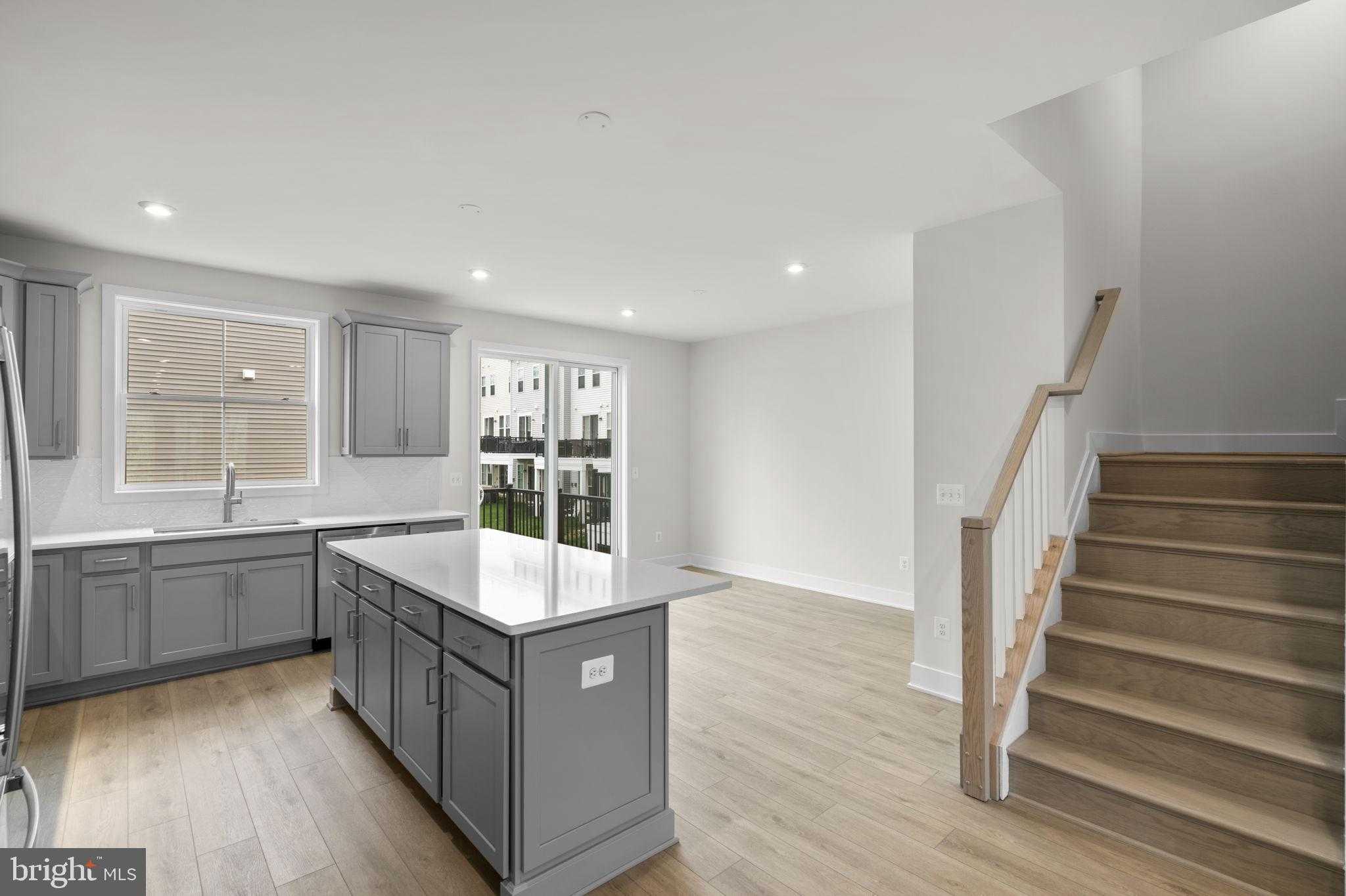 42145 Picasso Sq photo 9