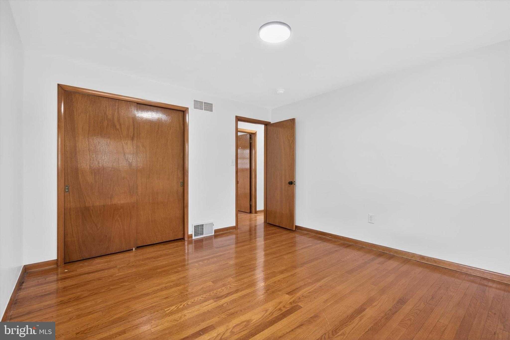 2360 Redwood Rd photo 18