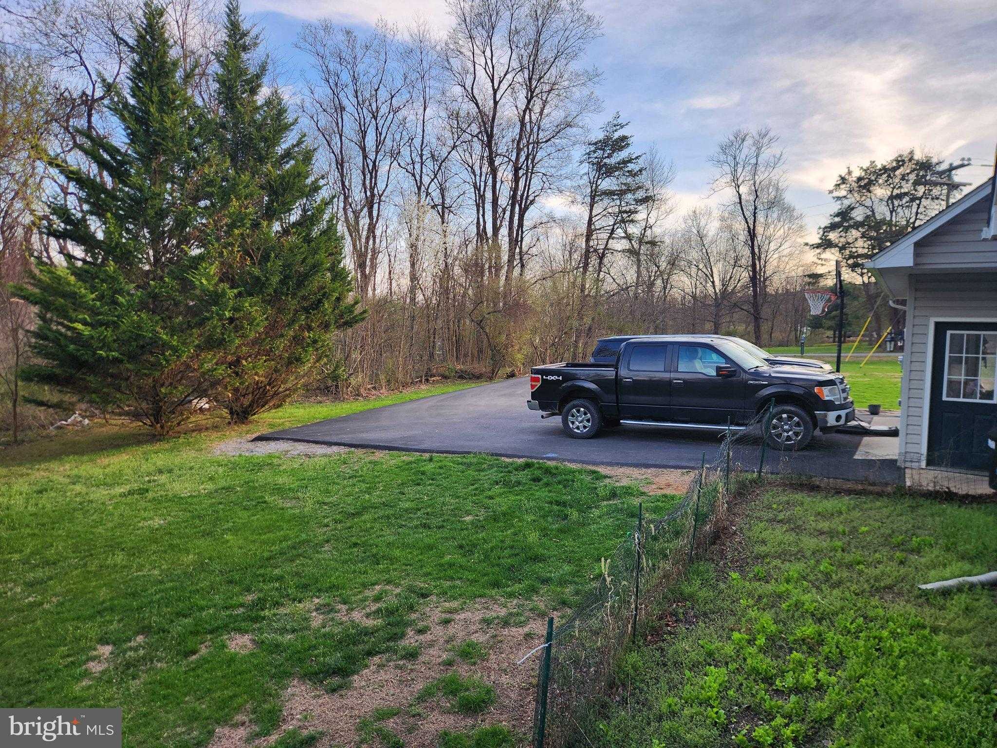 81 Cannon Dr photo 17