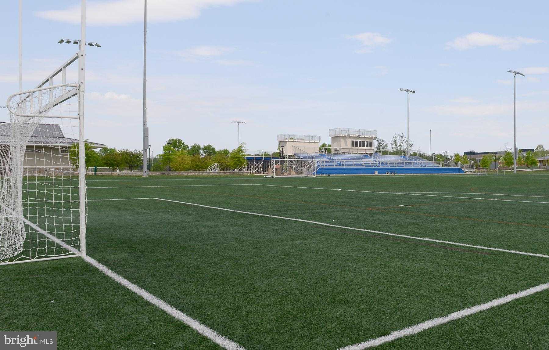 22780 Sagamore Sq photo 36