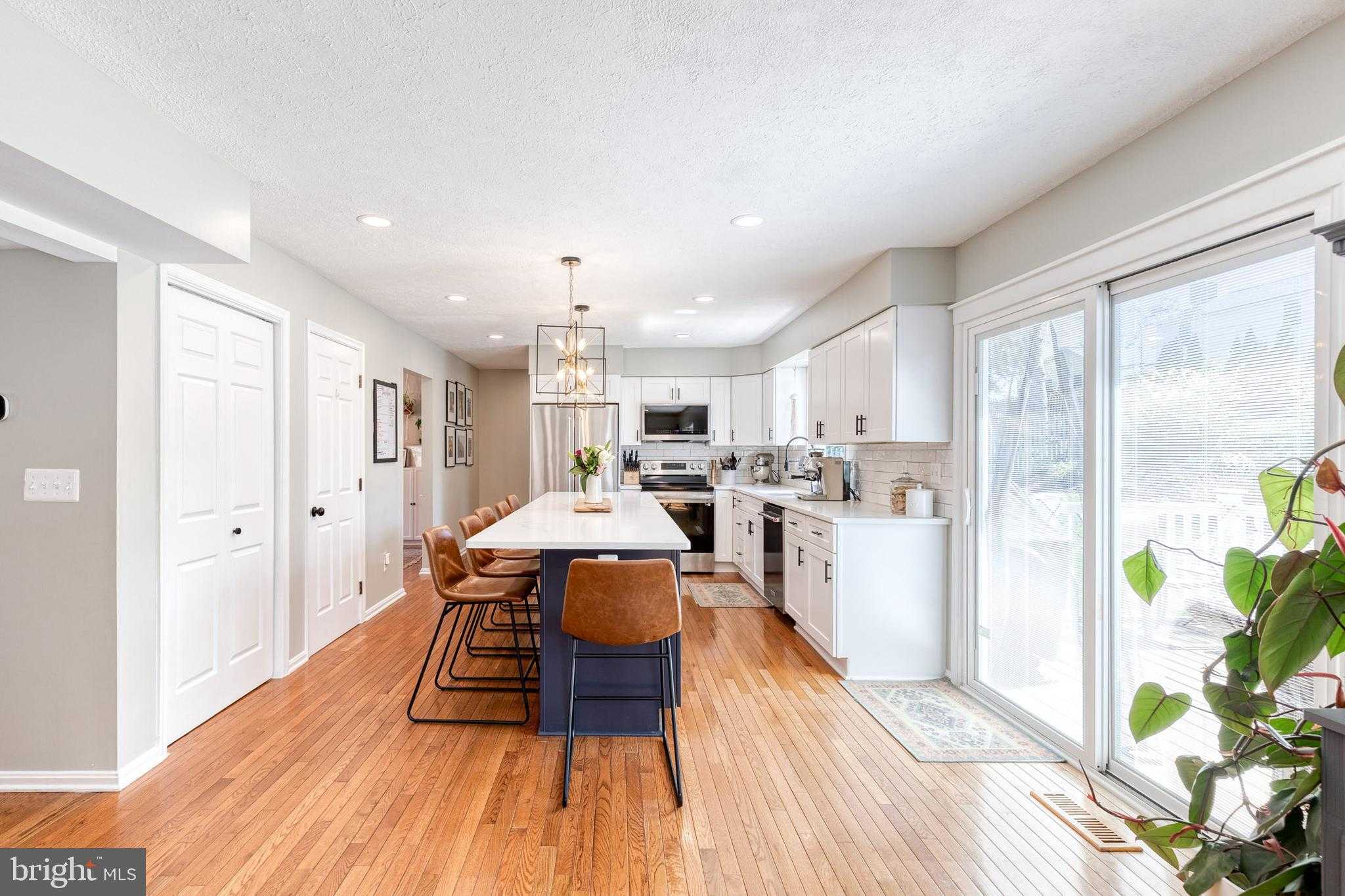 202 Regent Dr photo 10