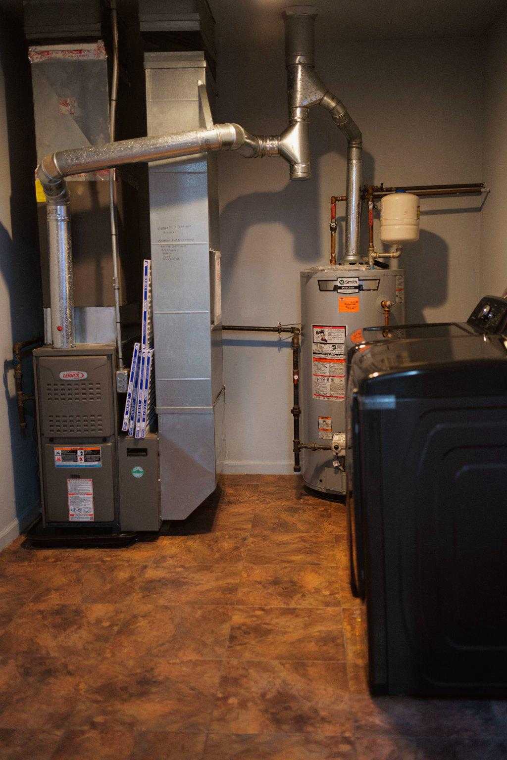 1649 Washington Ave photo 3