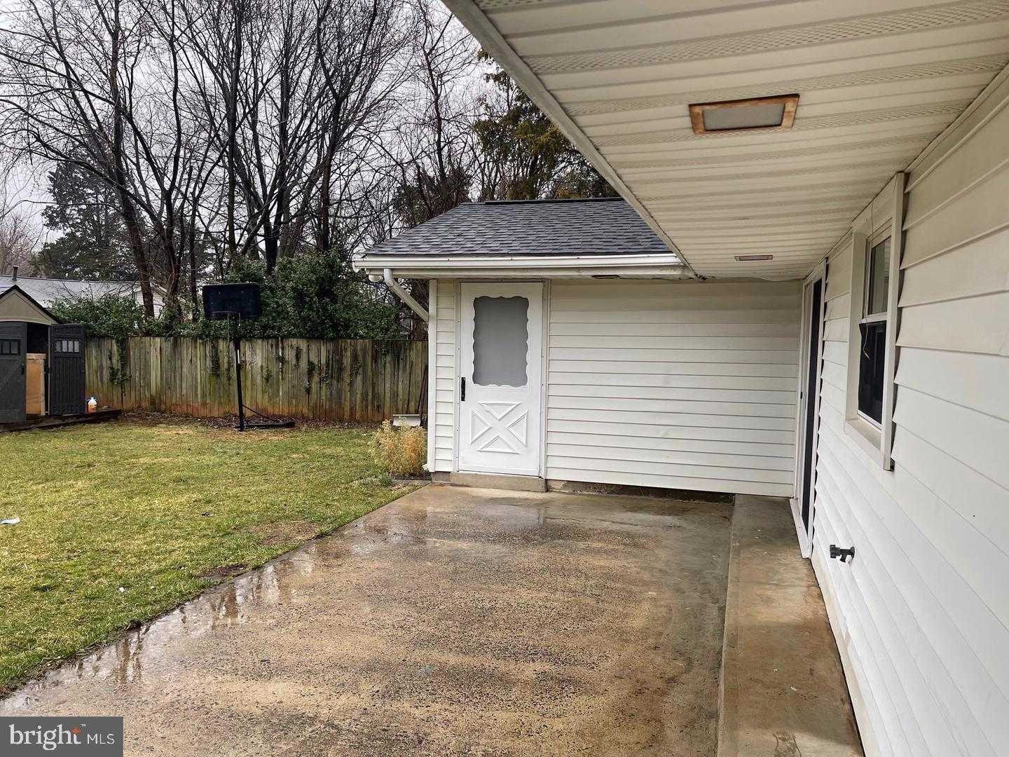 1100 N Sterling Blvd photo 29