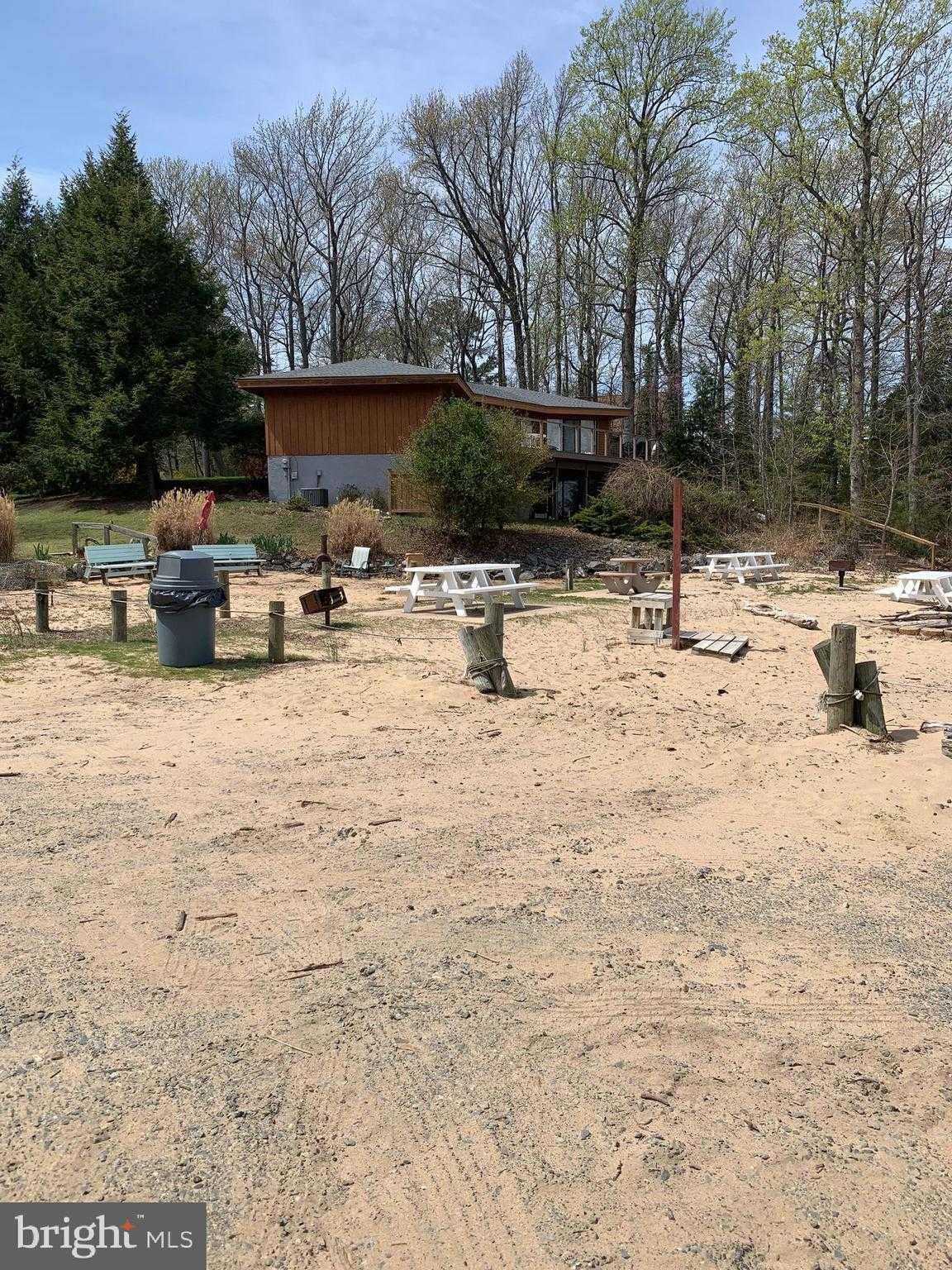 708 Monument Dr photo 5