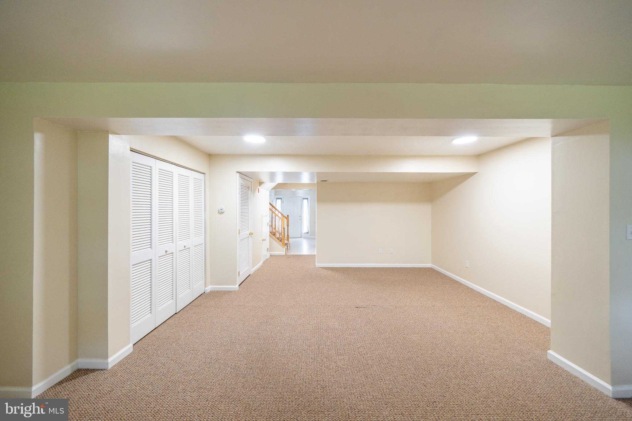 990 Fernhill Rd photo 7