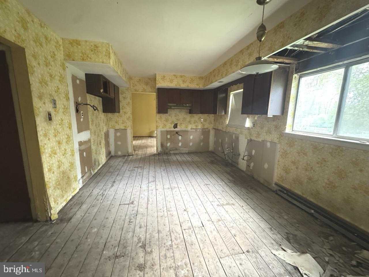 262 Centennial Rd, Warminster