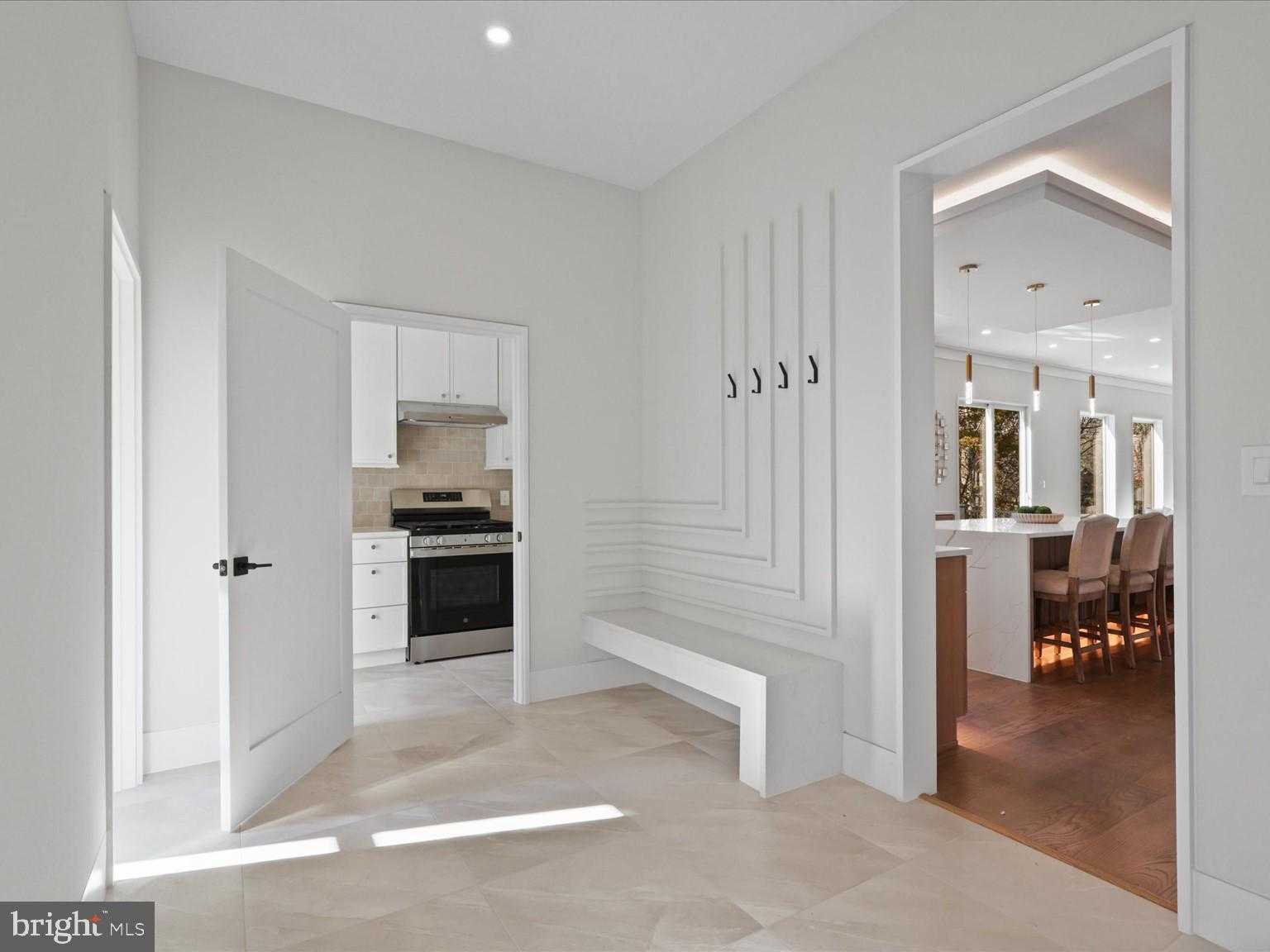 616 Gibson Cir SW photo 12