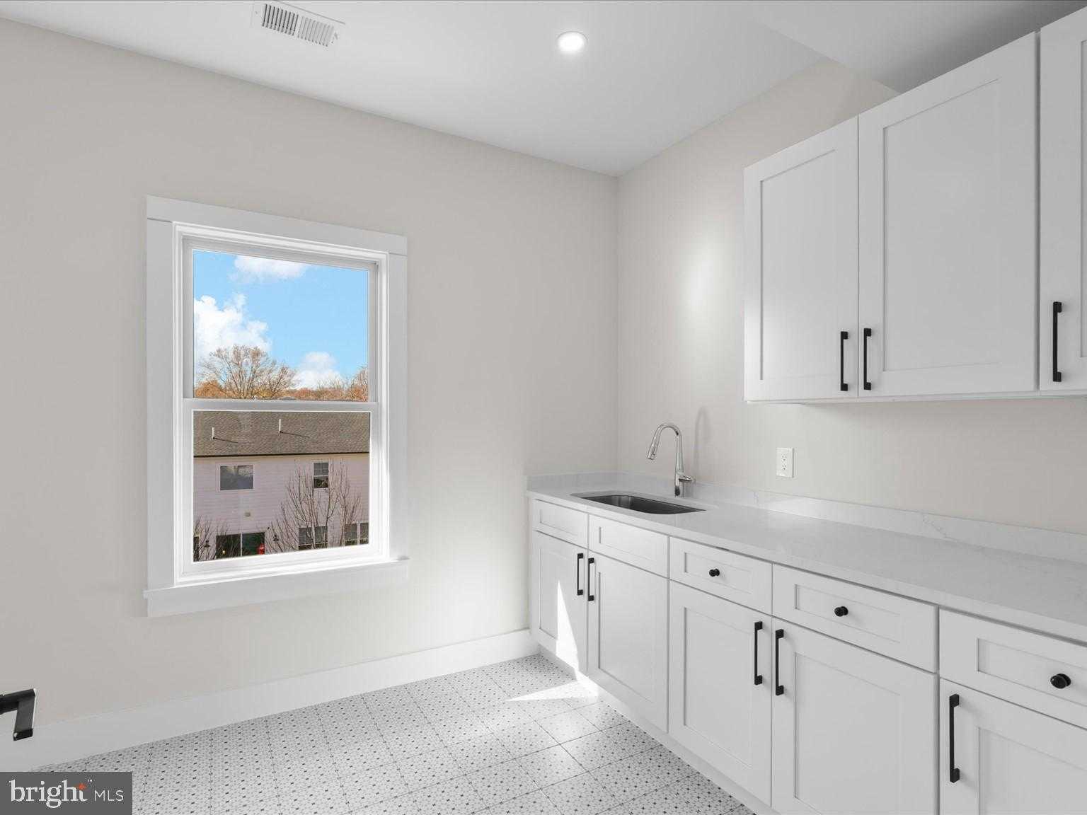 616 Gibson Cir SW photo 42