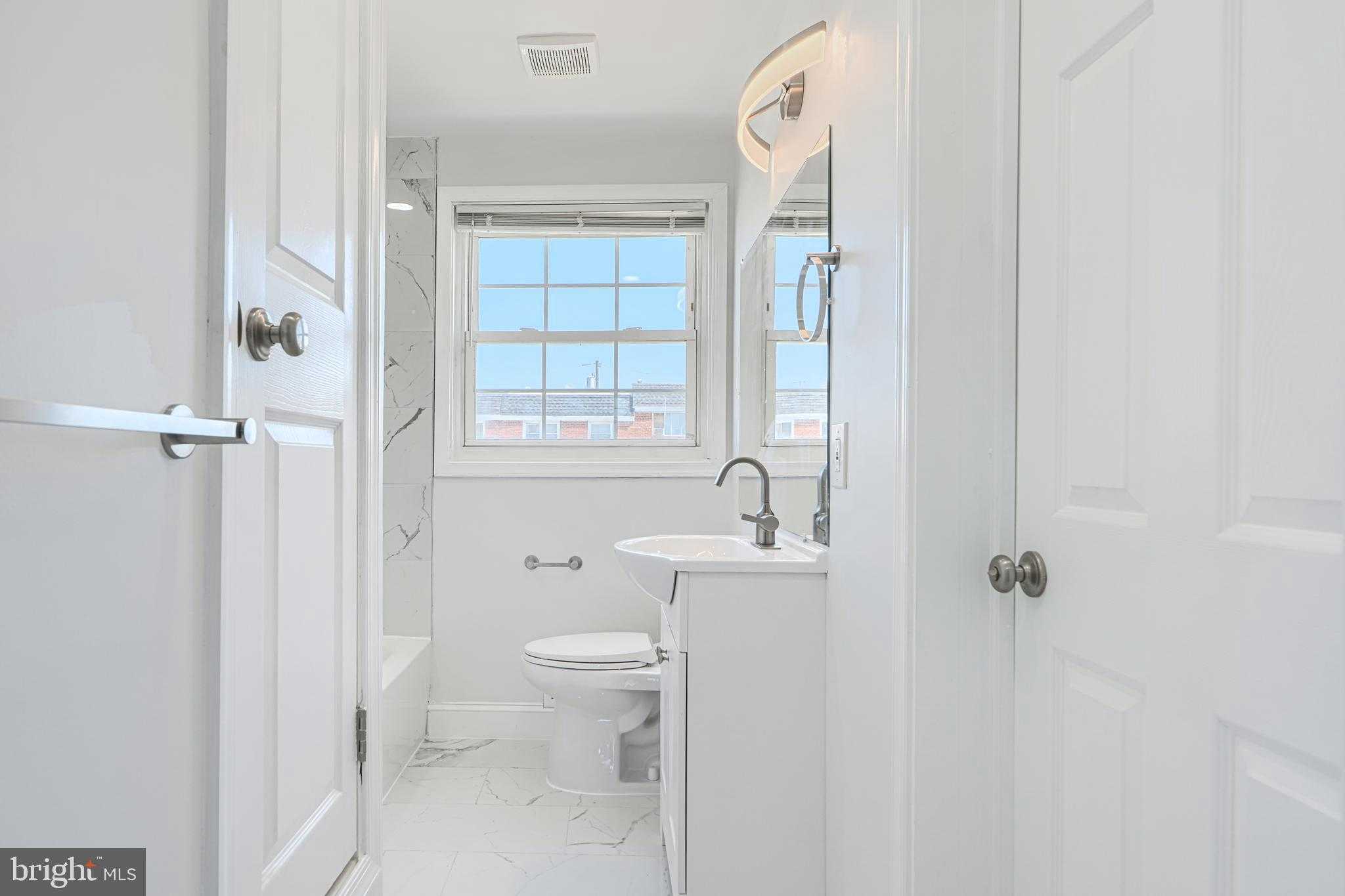 5725 Denwood Ave photo 12