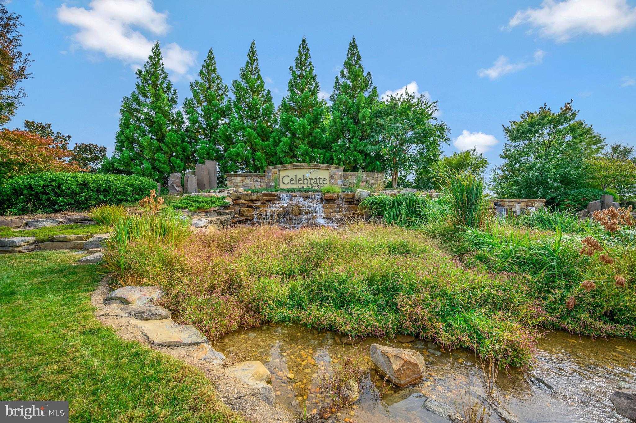 161 Denison St photo 40