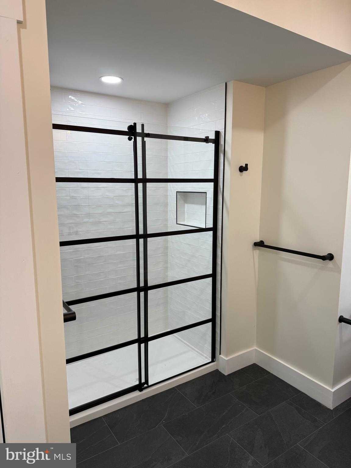 530 Park Ave photo 25