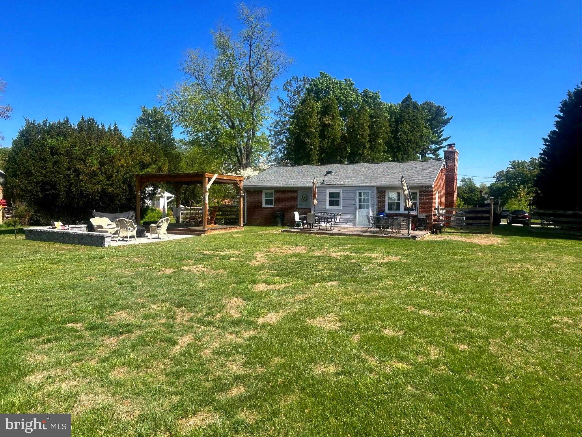 6122 Thompson Dr photo 3