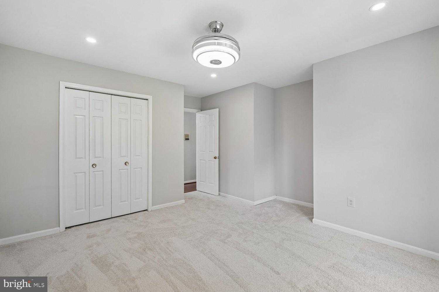 1932 Olivine CT photo 47