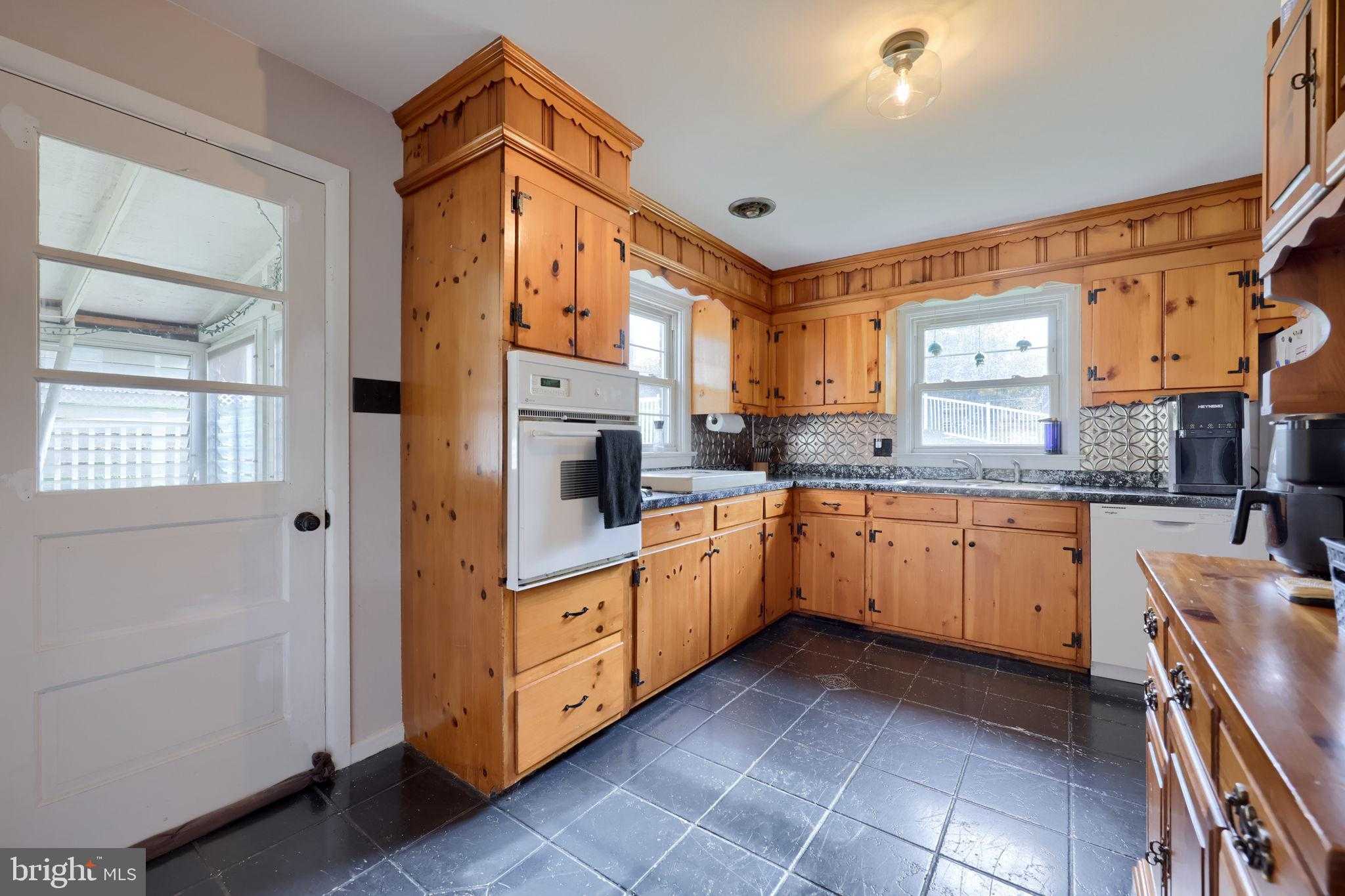 871 N Sumner St photo 11