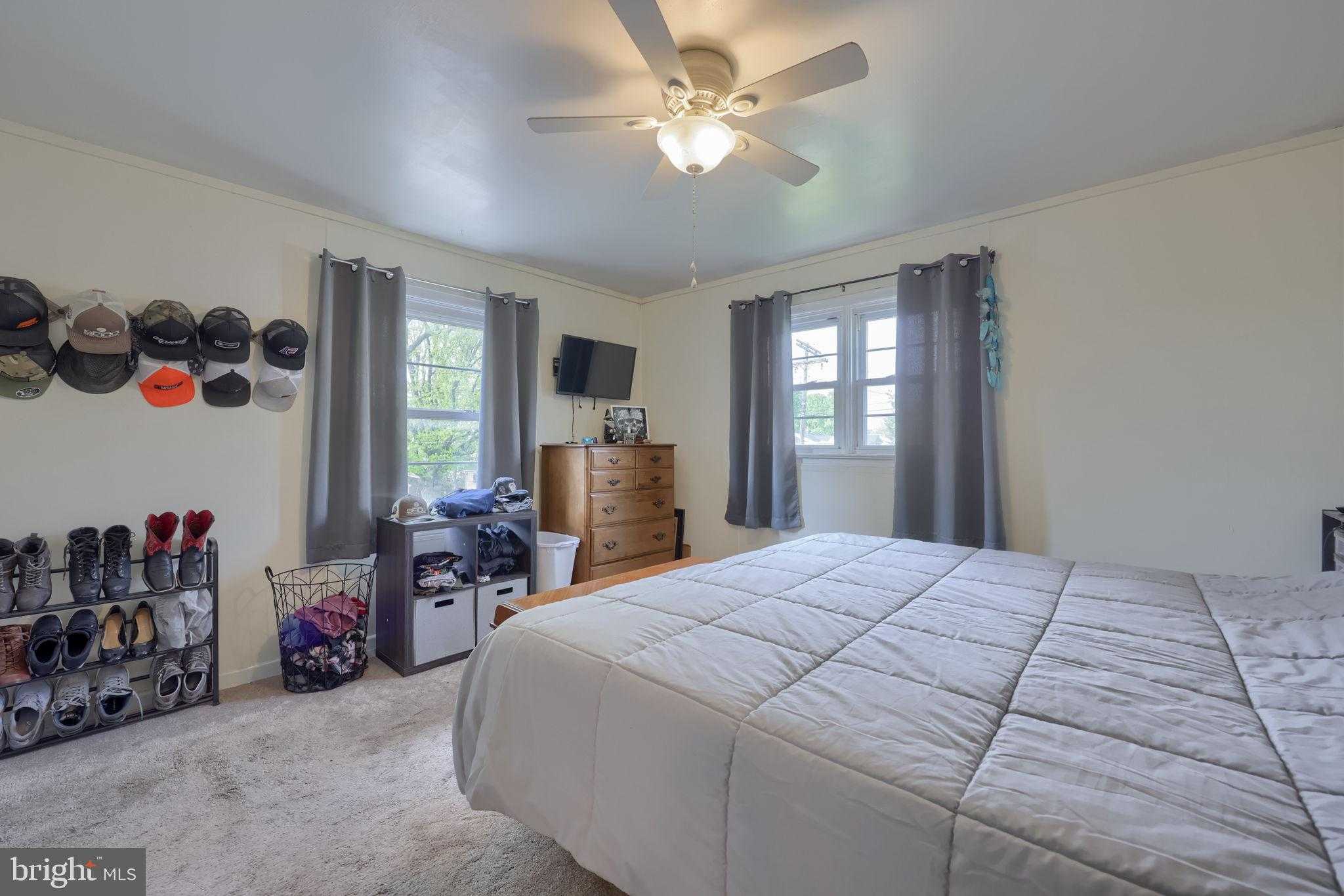 871 N Sumner St photo 16