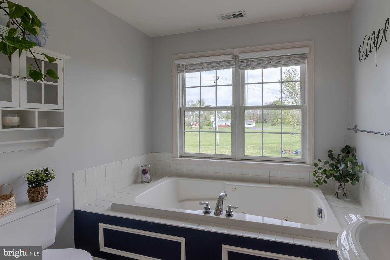 109 Charles St photo 30