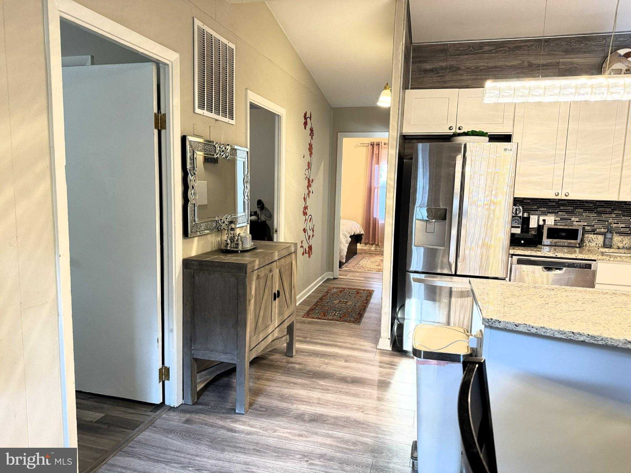 7340 Damascus Rd photo 17