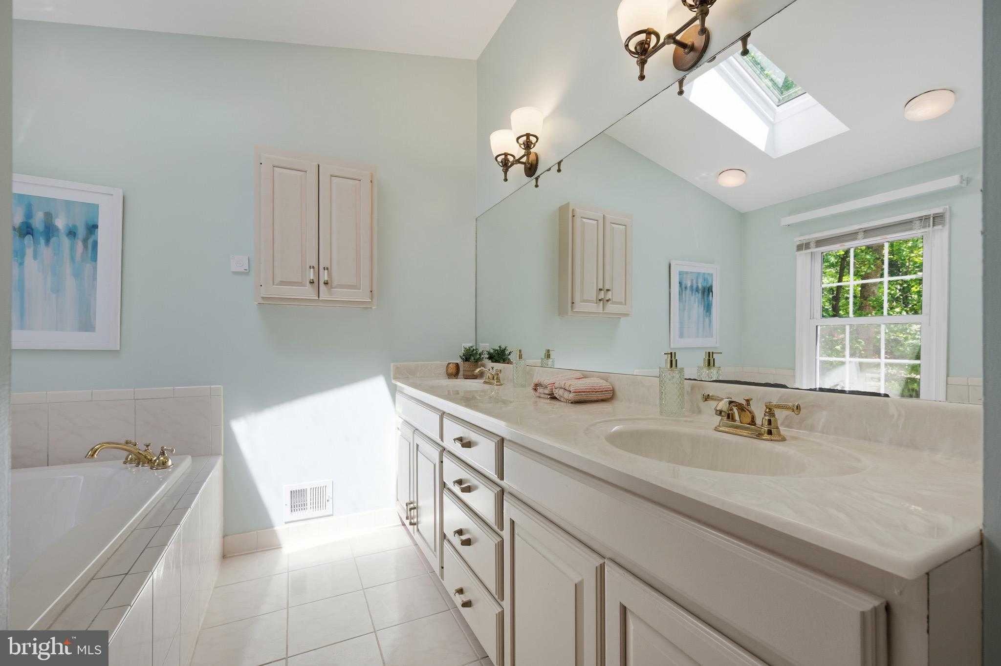 7118 Devonshire Rd photo 36