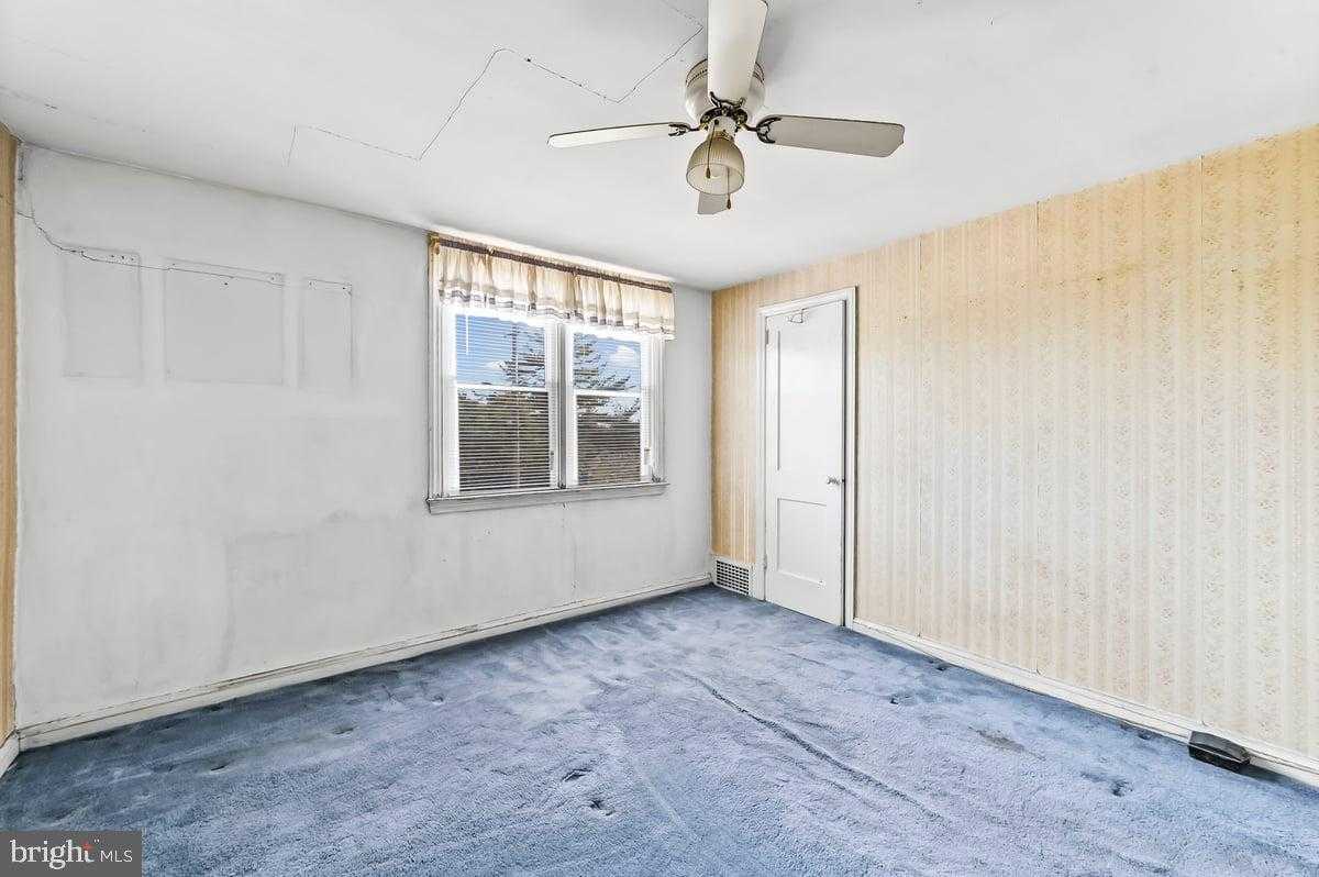 1318 Wycombe Ave photo 12